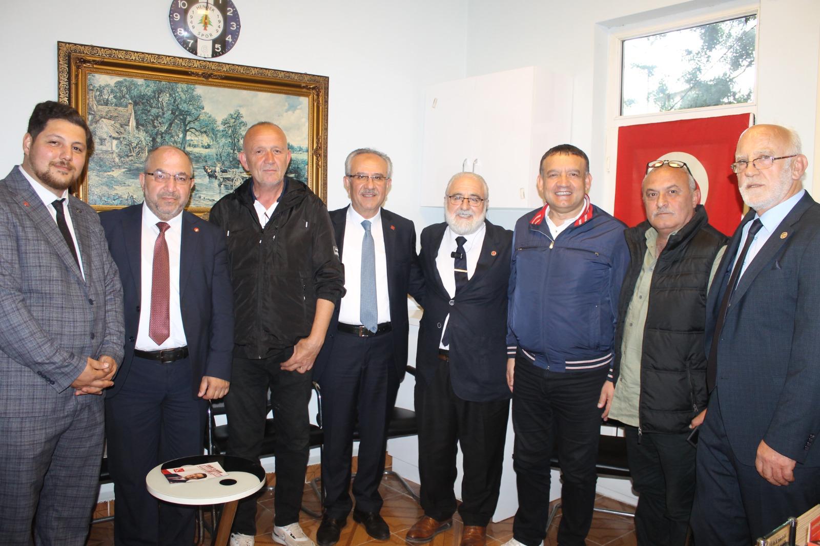 Saadet Partisi GİK Üyesi Korkmaz Hendek’te esnafı dinledi