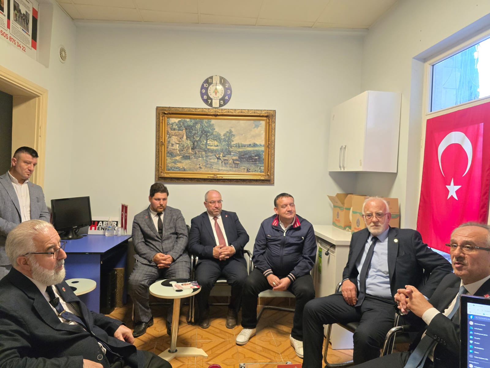 Saadet Partisi GİK Üyesi Korkmaz Hendek’te esnafı dinledi