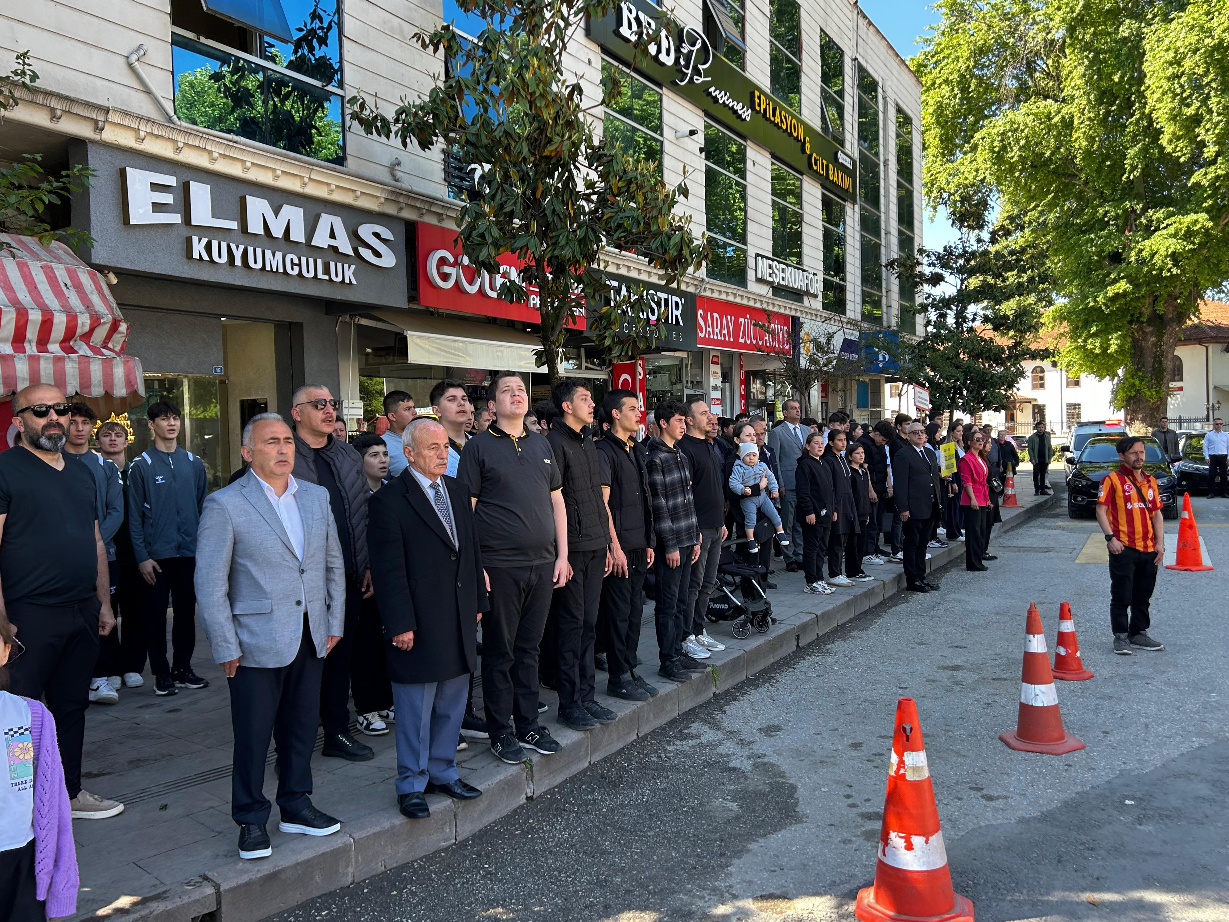 19 MAYIS HENDEK’TE COŞKUYLA KUTLANDI