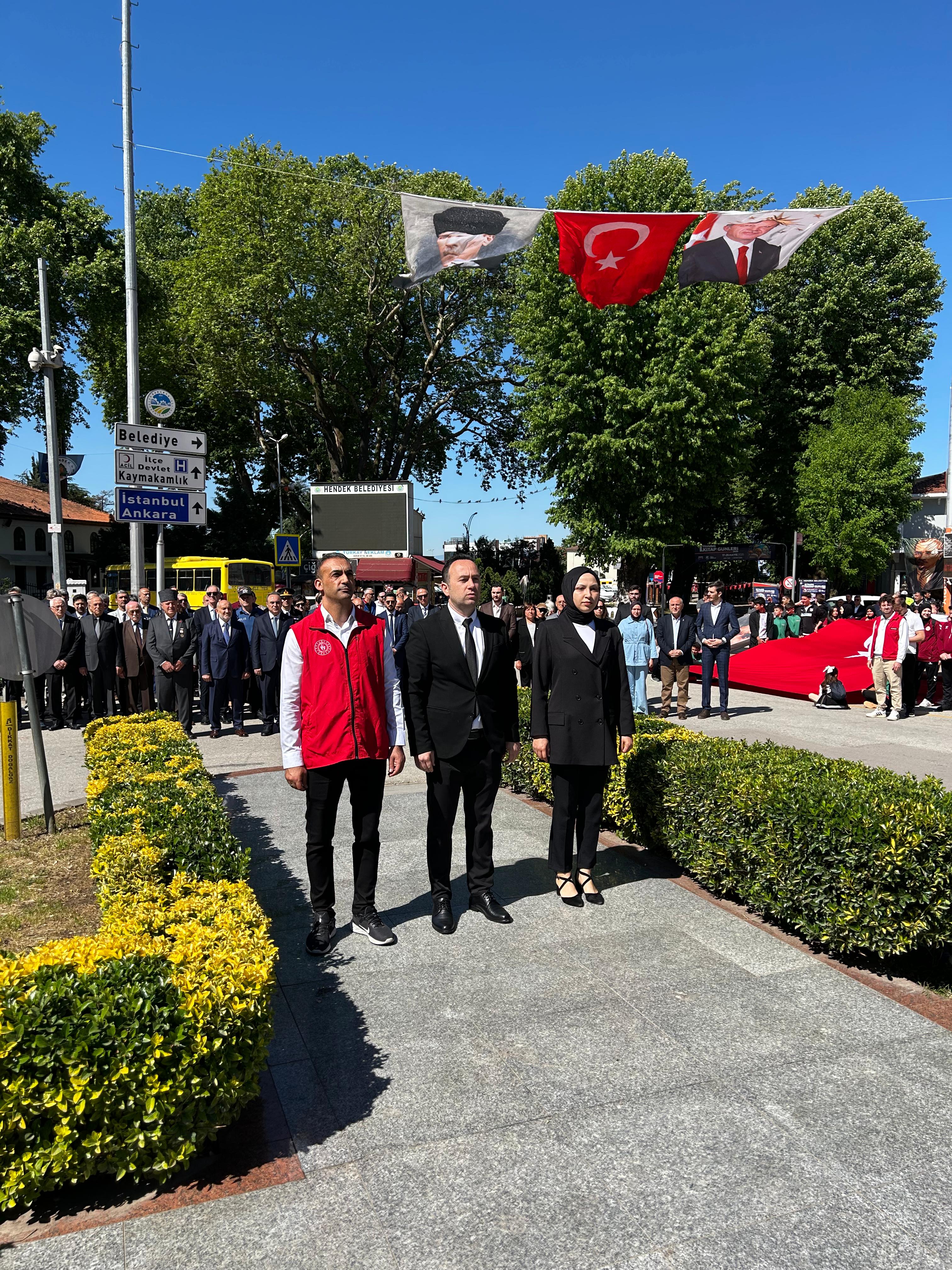 19 MAYIS HENDEK’TE COŞKUYLA KUTLANDI