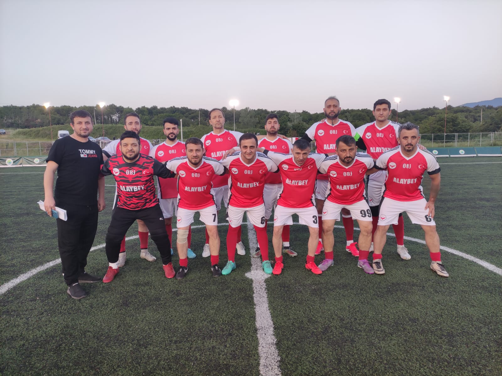 Hendek'te futbol resitali başladı