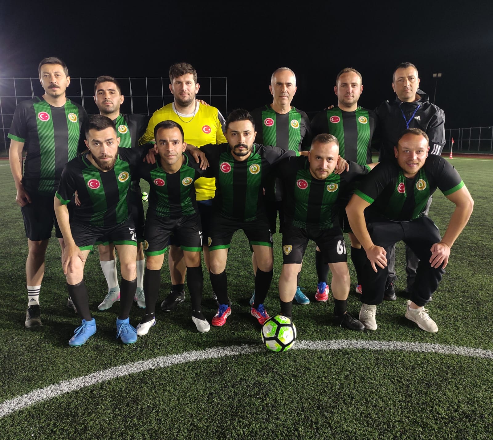 Hendek'te futbol resitali başladı