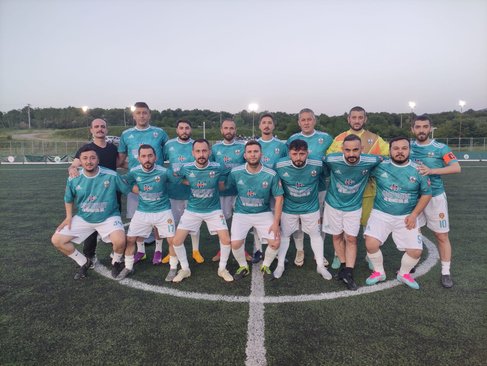Hendek'te futbol resitali başladı