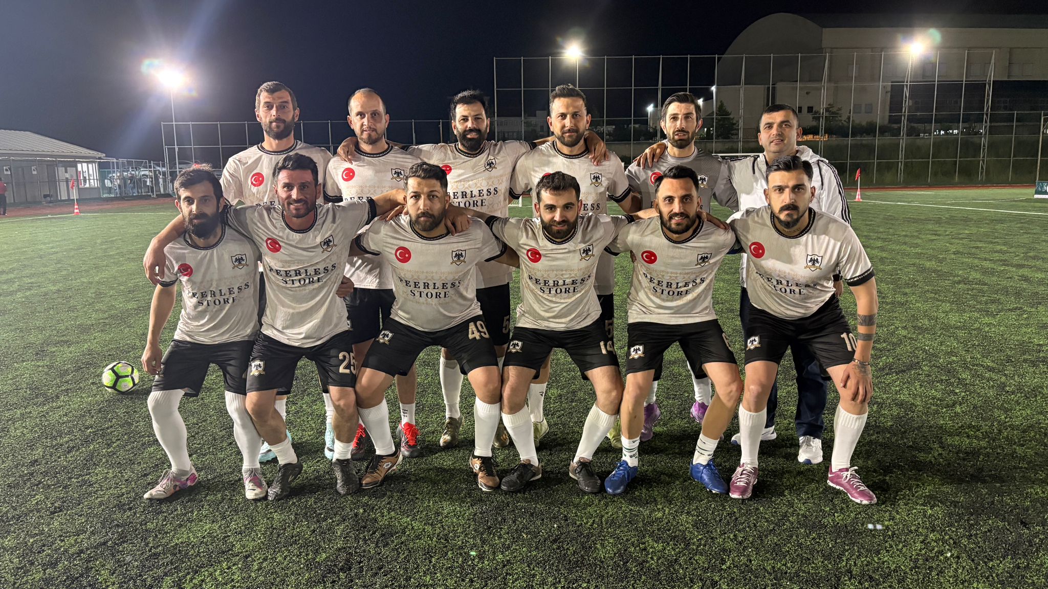 Hendek'te futbol resitali başladı