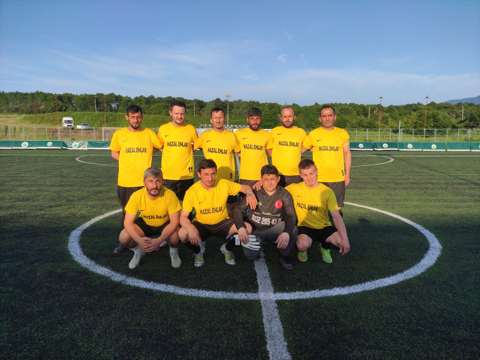 Hendek'te futbol resitali başladı