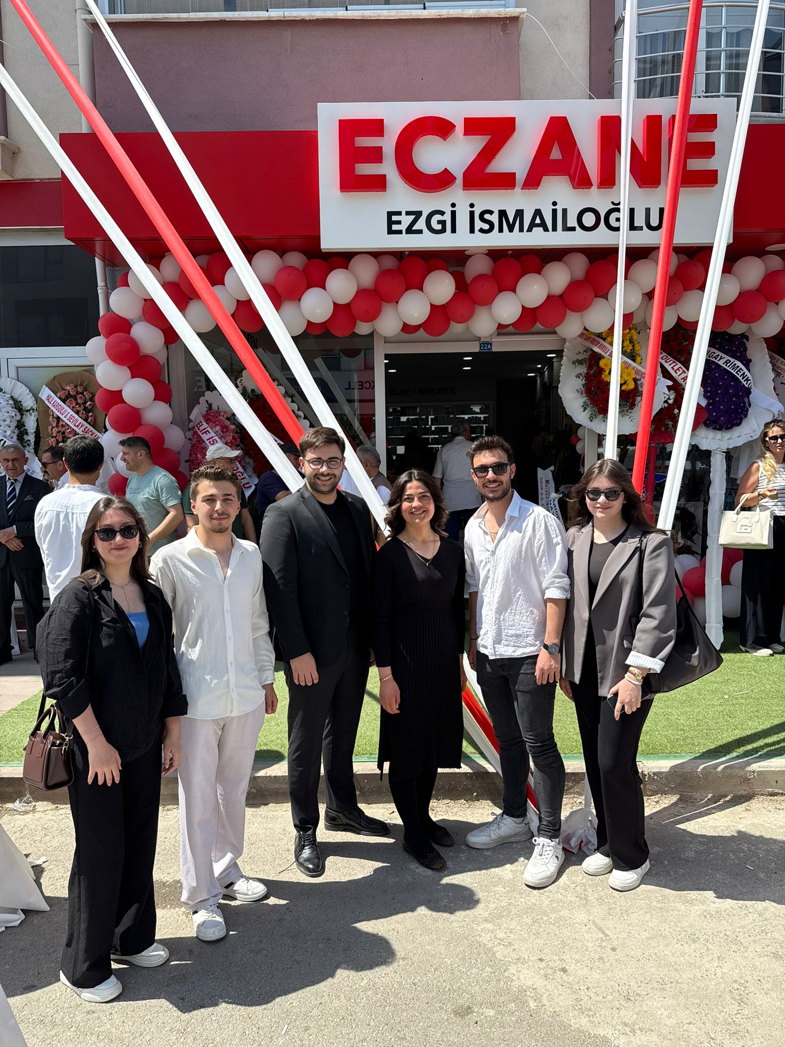 Ezgi Eczanesi Hizmete Açıldı