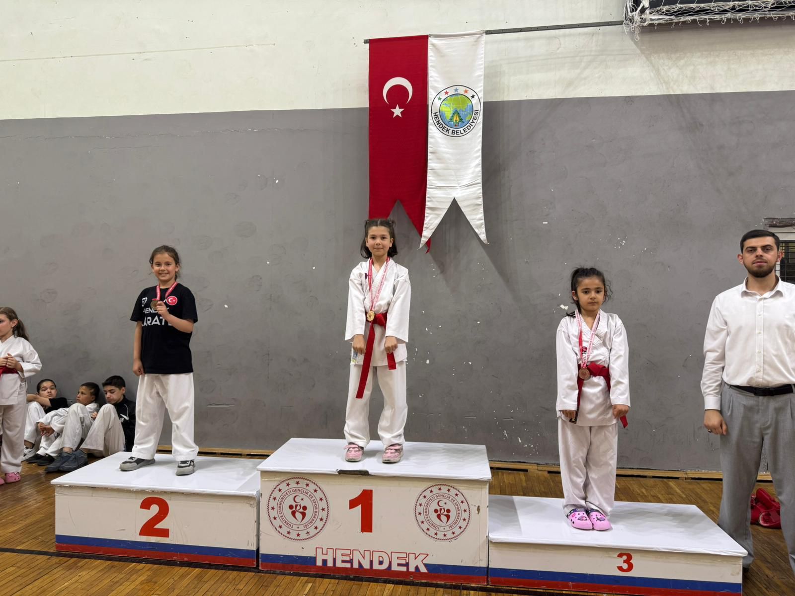 KARATEDE HENDEK FIRTINASI