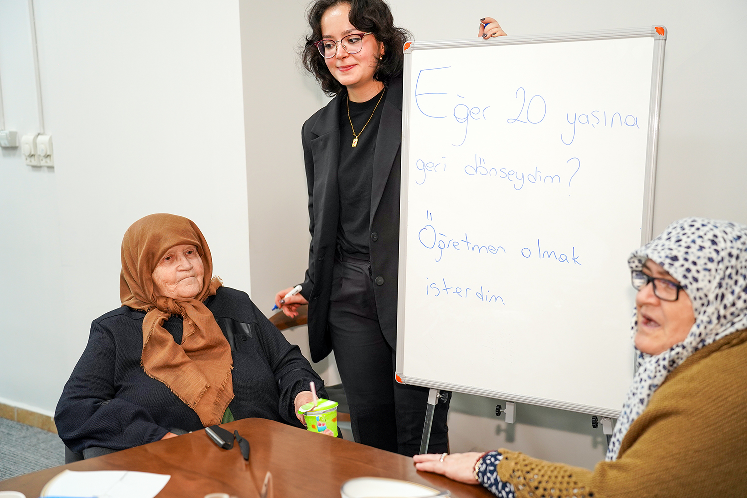 Huzurevi sakinleri için neşe dolu anlar