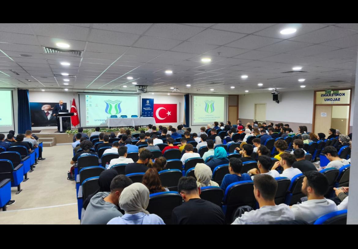 SUBÜ Hendek MYO'da Dijital Dönüşüm Temalı Kariyer Zirvesi Büyük İlgi Gördü
