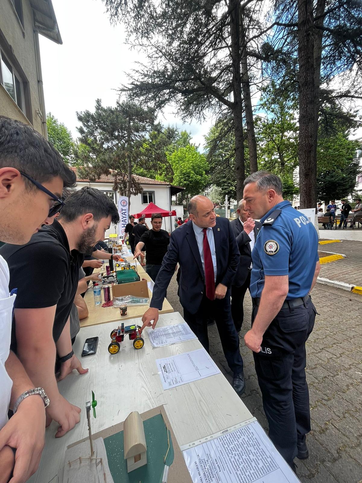SUBÜ Hendek MYO'da Dijital Dönüşüm Temalı Kariyer Zirvesi Büyük İlgi Gördü
