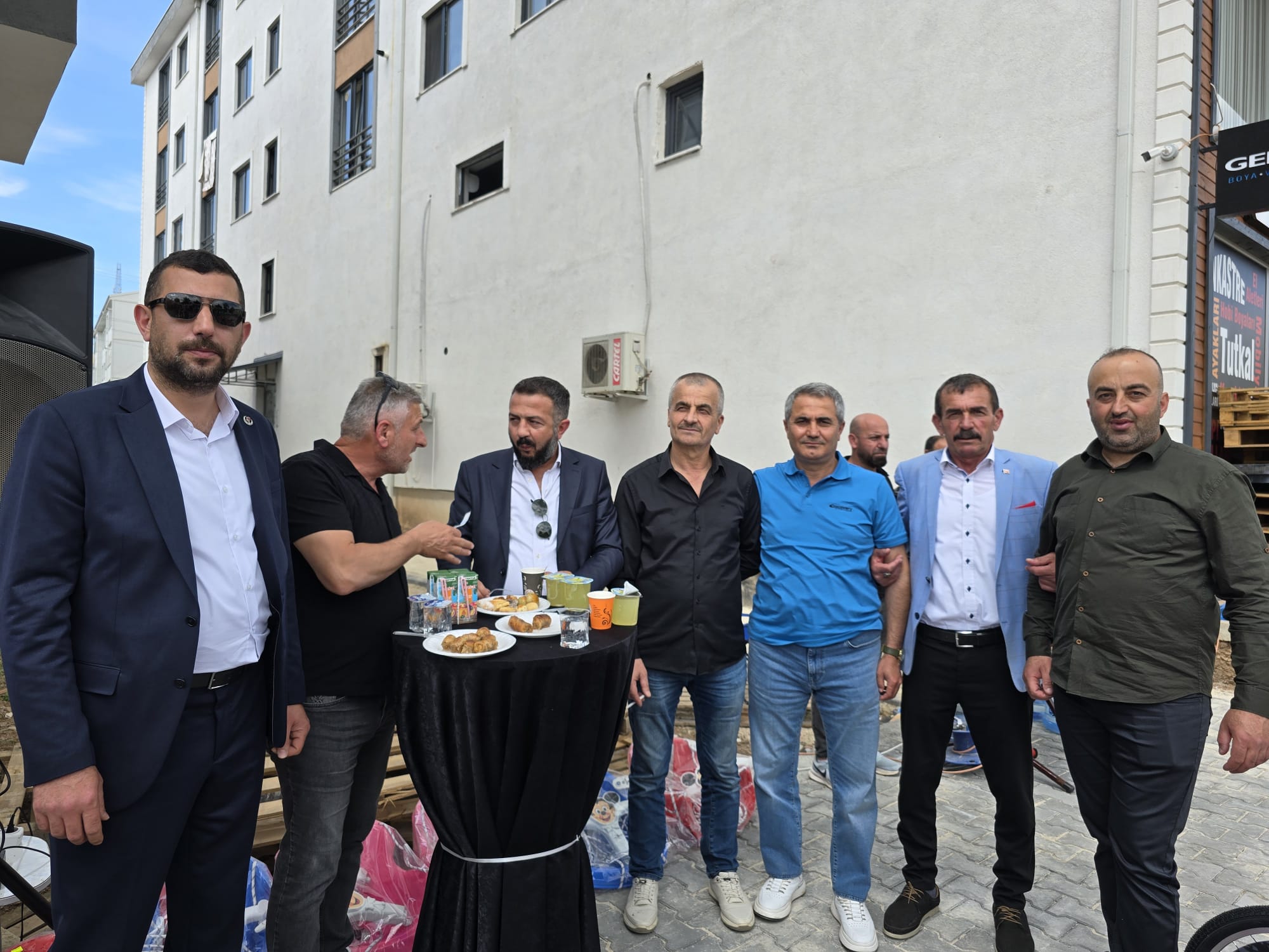 54 Okulcum Kırtasiye ve Okul Kıyafetleri Hizmete Açıldı