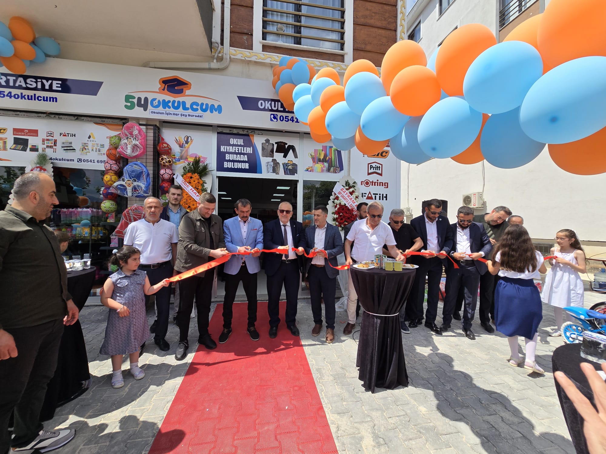 54 Okulcum Kırtasiye ve Okul Kıyafetleri Hizmete Açıldı