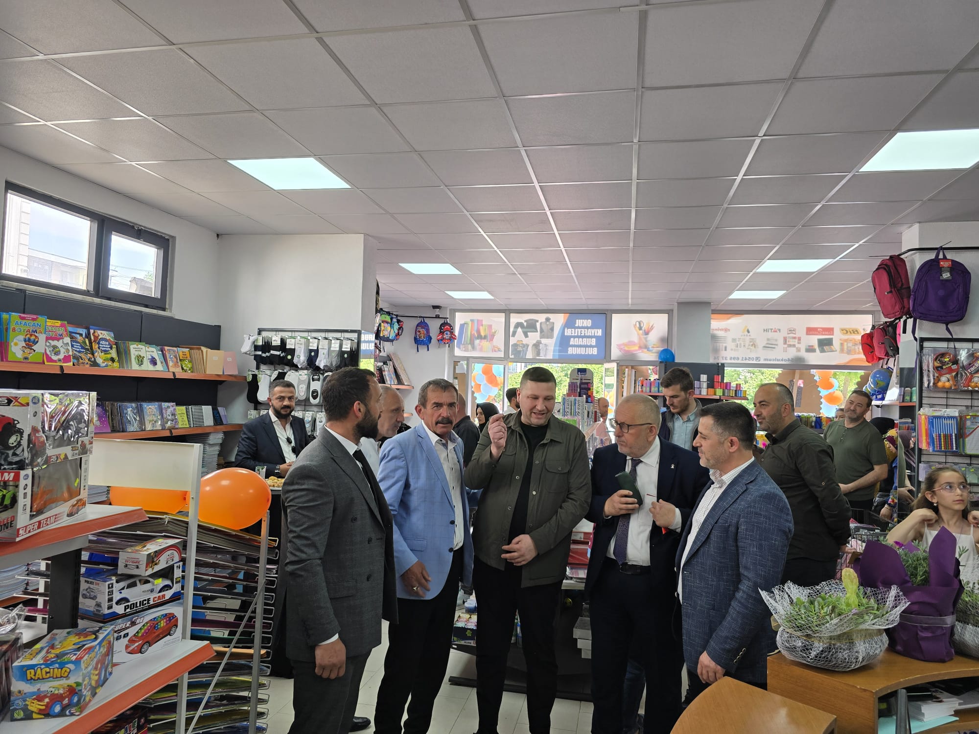 54 Okulcum Kırtasiye ve Okul Kıyafetleri Hizmete Açıldı