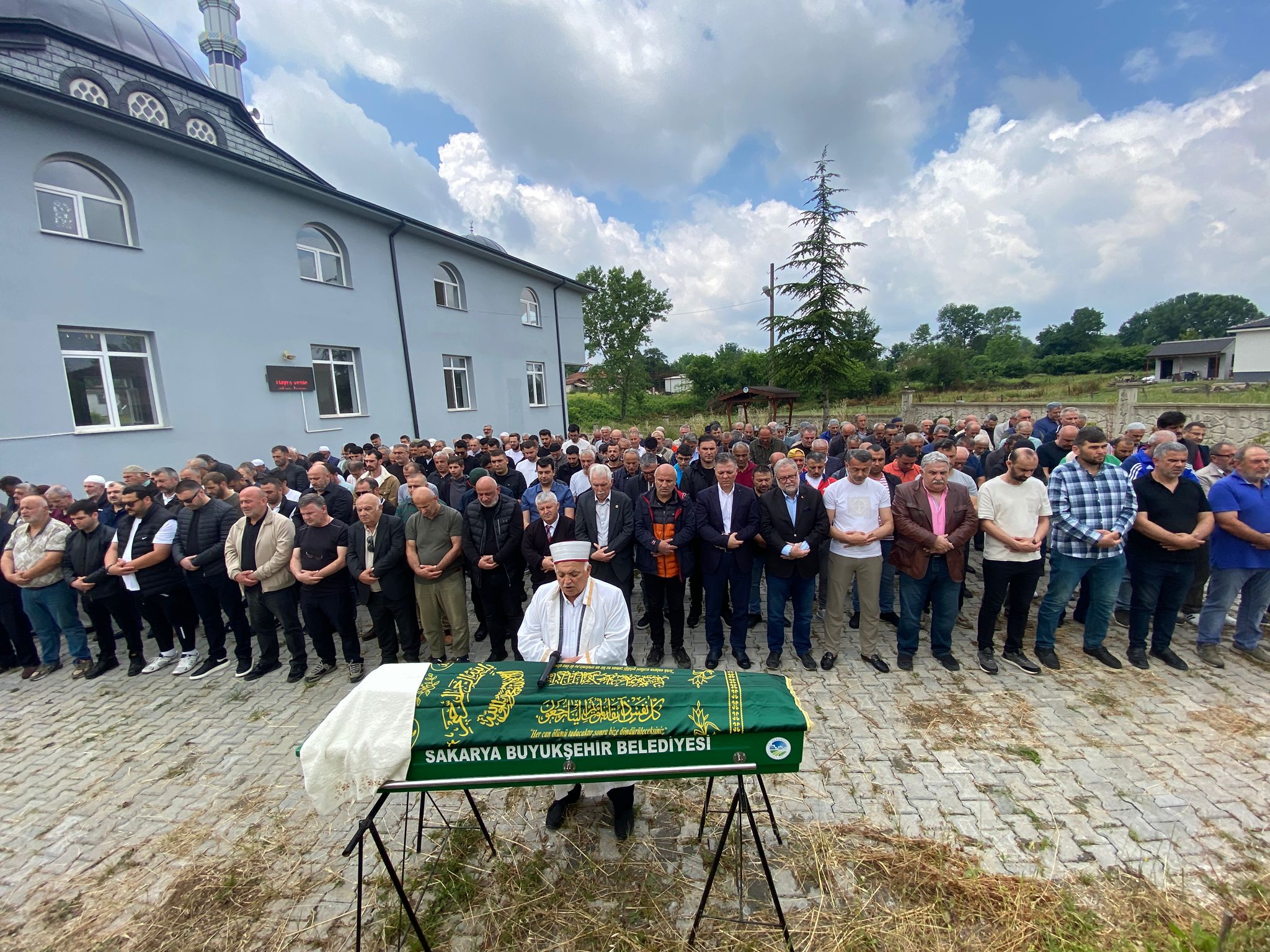 GAZETECİ ERYILMAZ’DAN  BABAYA SON GÖREV