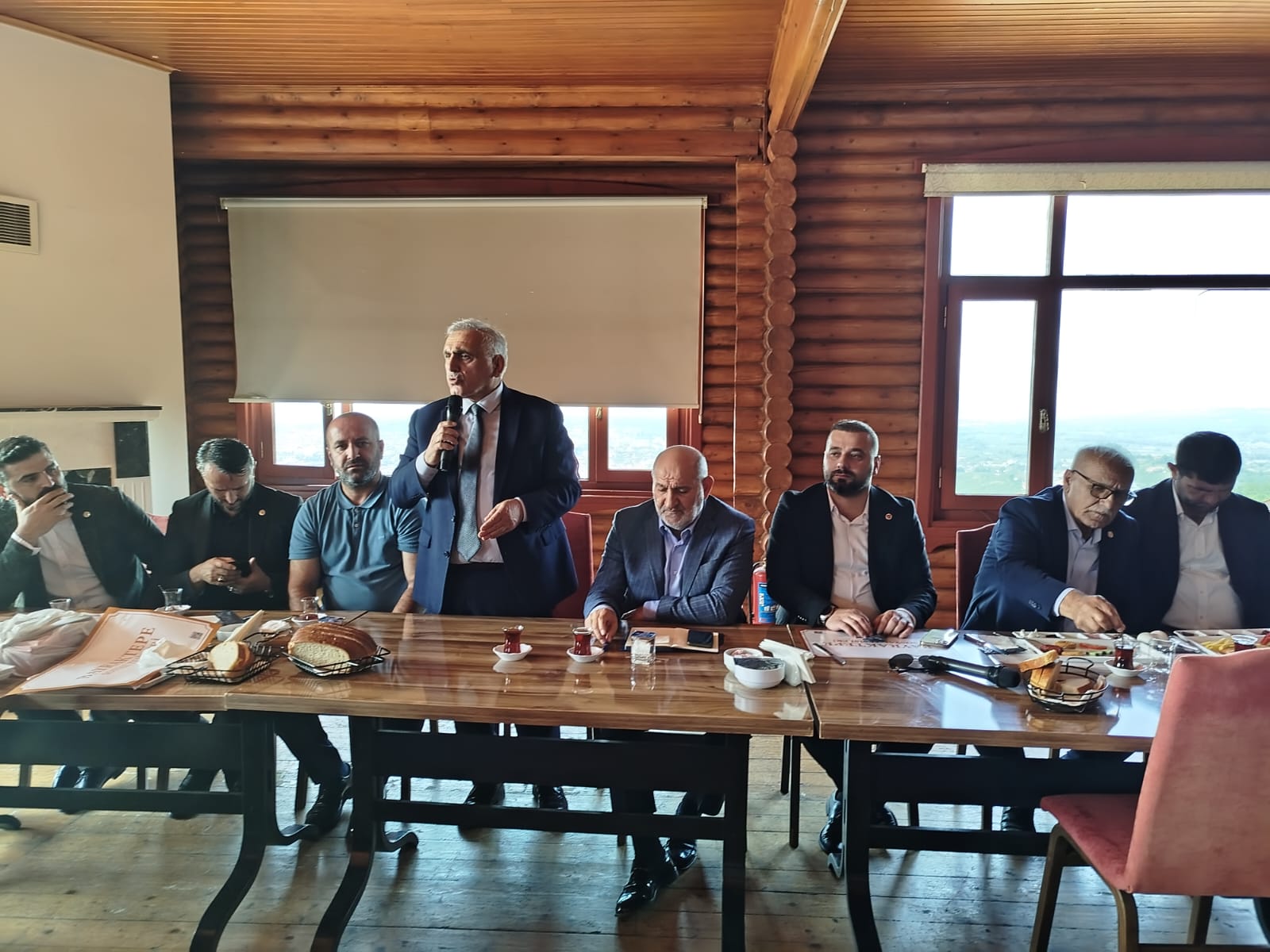 MUHTARLAR BAYRAKTEPE’DE BİR ARAYA GELDİ