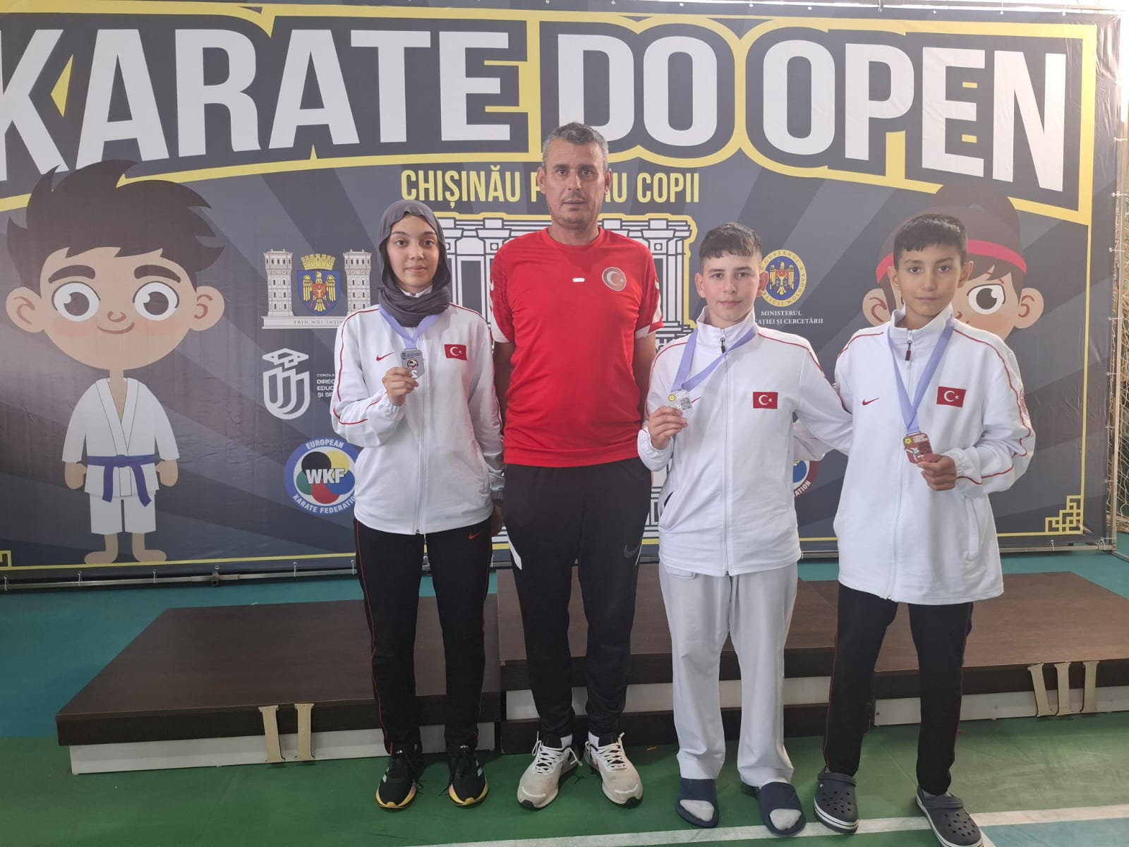 Hendekli Karateciler Moldova'dan üç madalya ile döndü