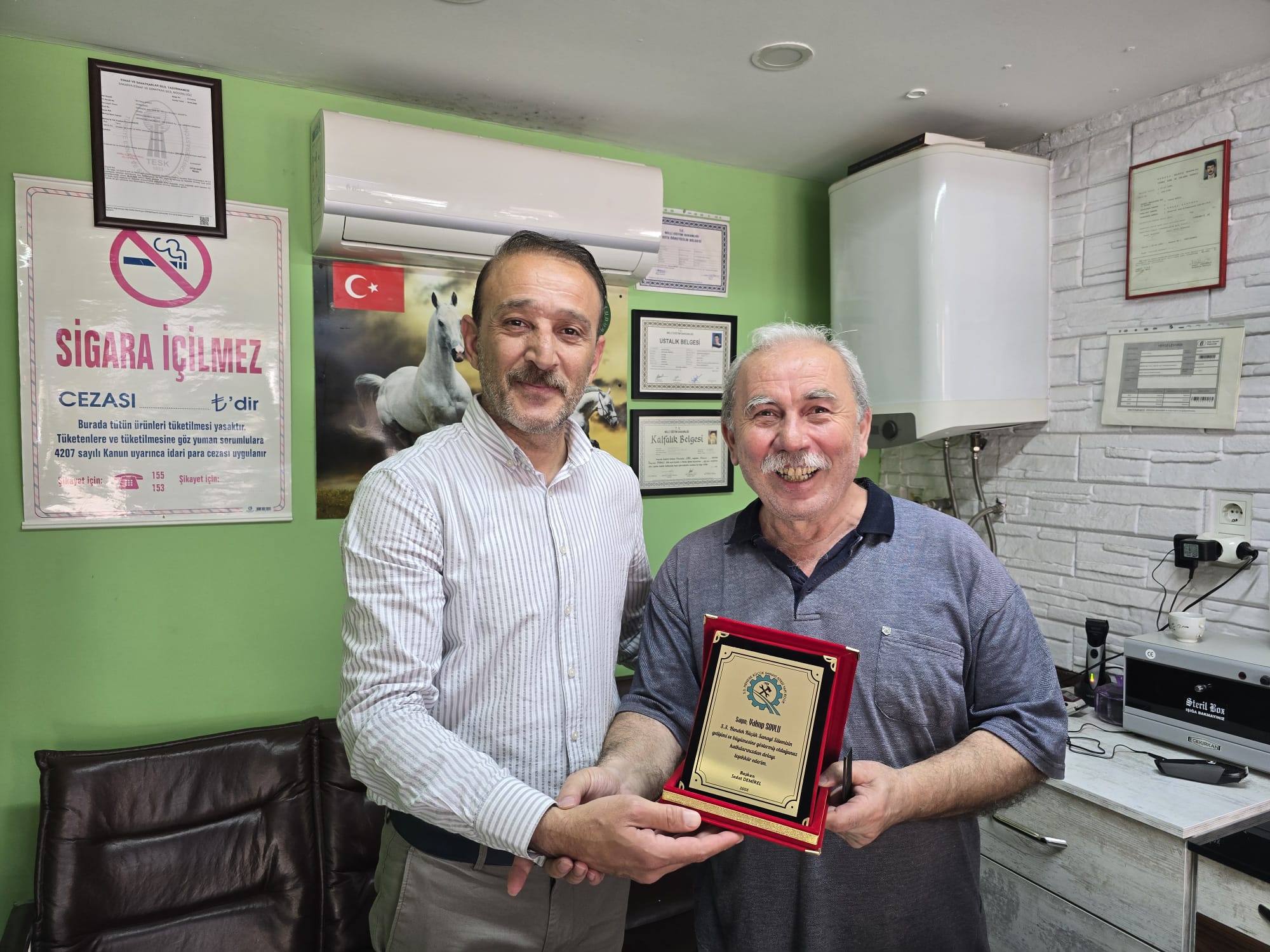 Hendek Küçük Sanayi Sitesi Başkanı Sedat Demirel'den Vefa Örneği