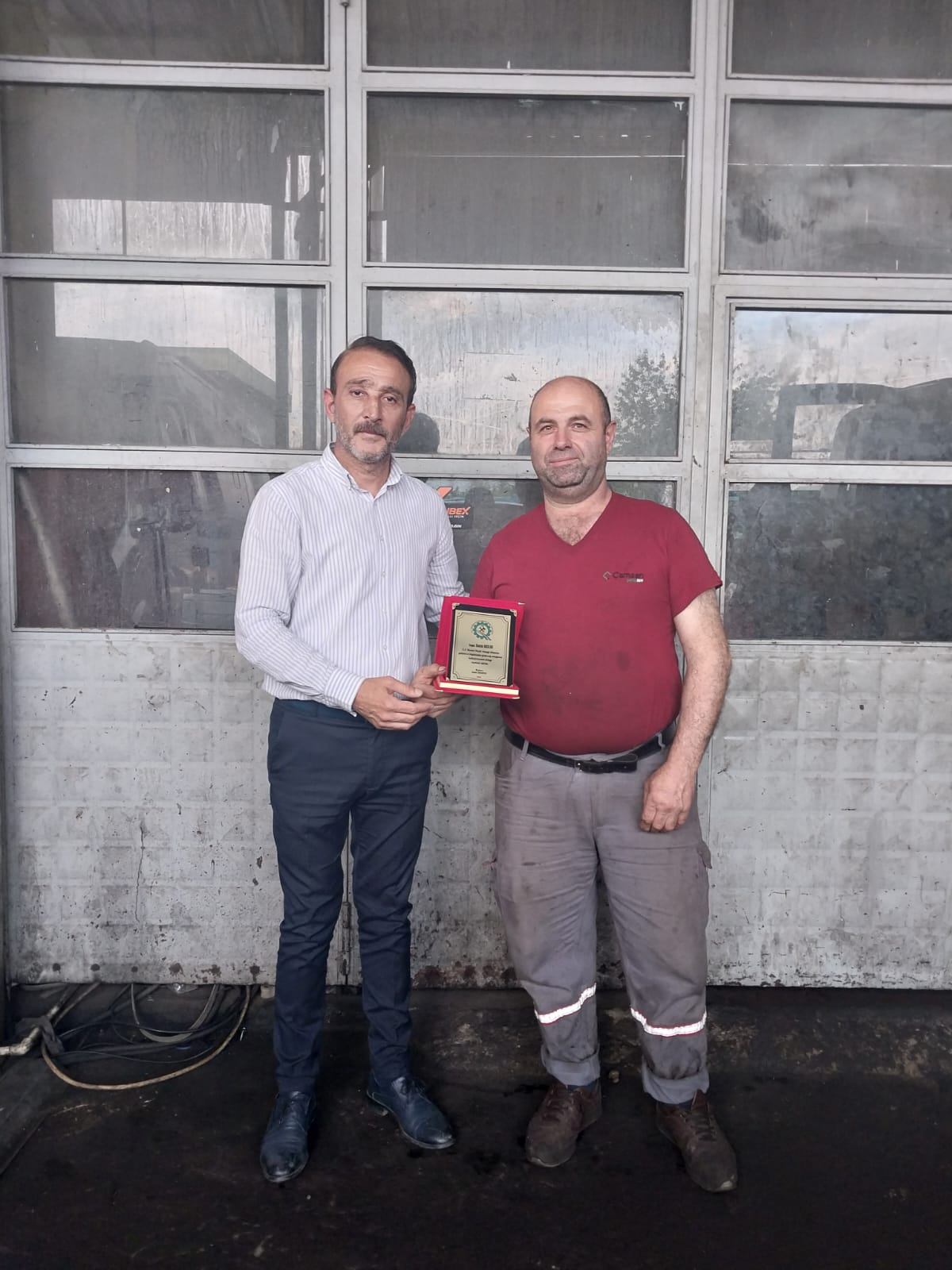 Hendek Küçük Sanayi Sitesi Başkanı Sedat Demirel'den Vefa Örneği