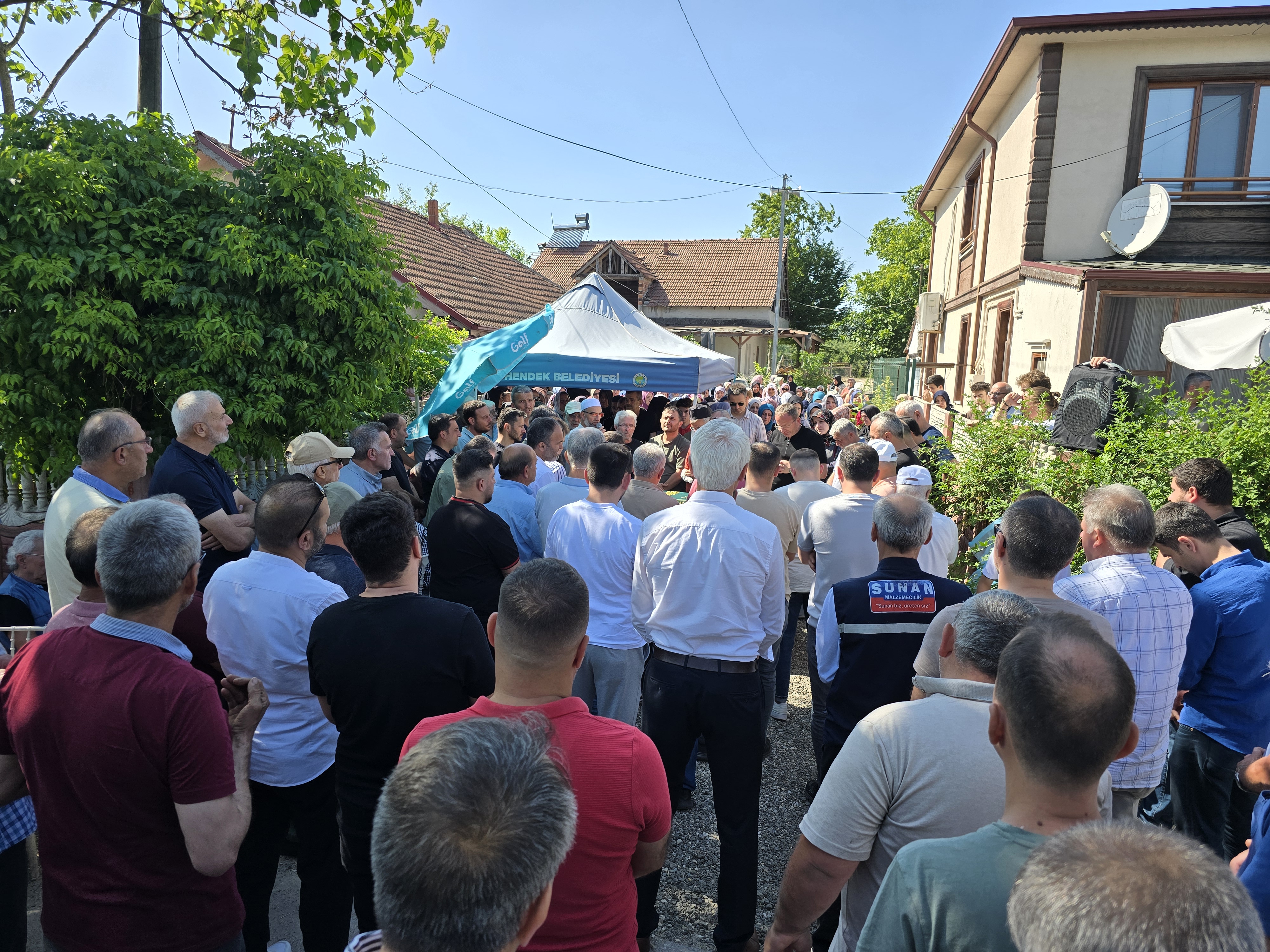 Sunman dualarla son yolculuğuna uğurlandı