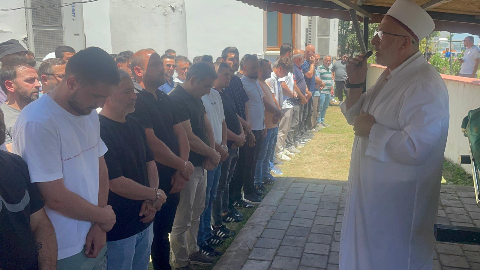 Gürsel dualarla son yolculuğuna uğurlandı