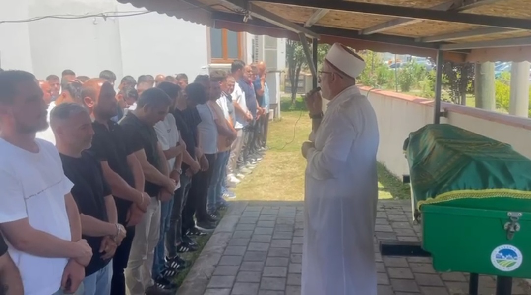 Gürsel dualarla son yolculuğuna uğurlandı