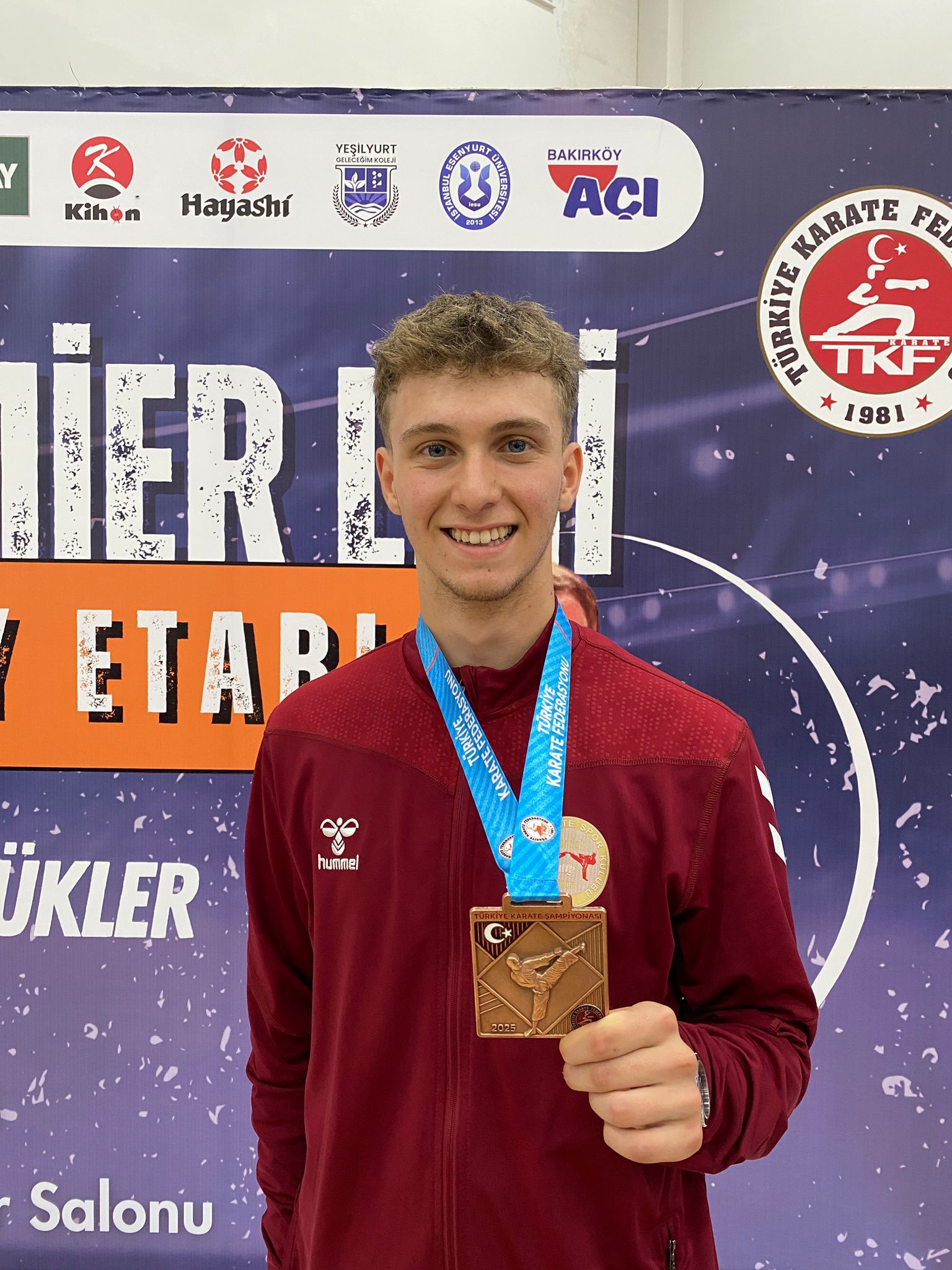 Hendek Karate madalyaya doymuyor