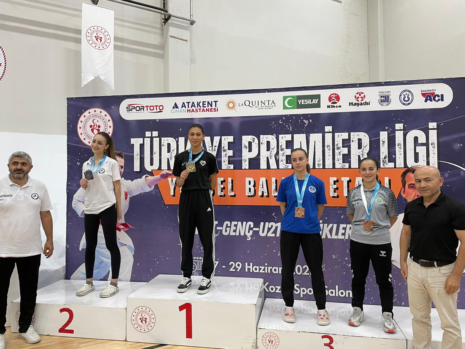 Hendek Karate madalyaya doymuyor