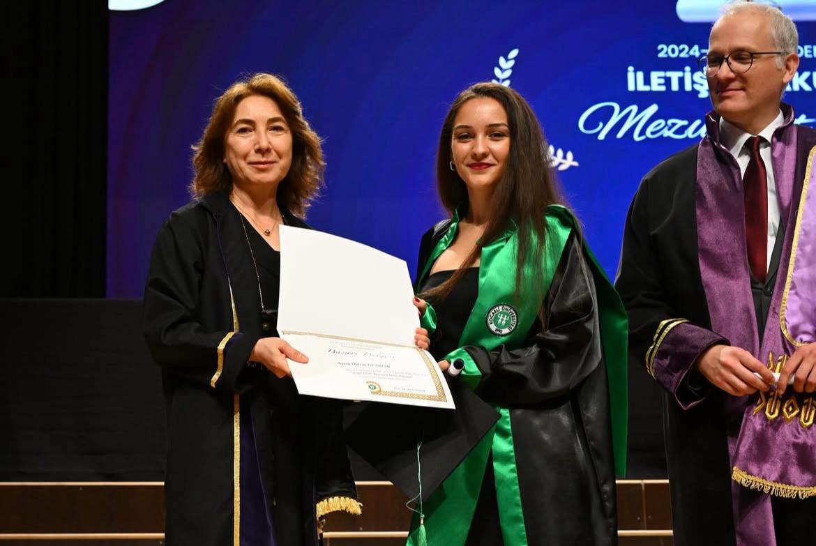 Hendekli Genç Yazar, Kocaeli Üniversitesi’nden Dereceyle Mezun Oldu