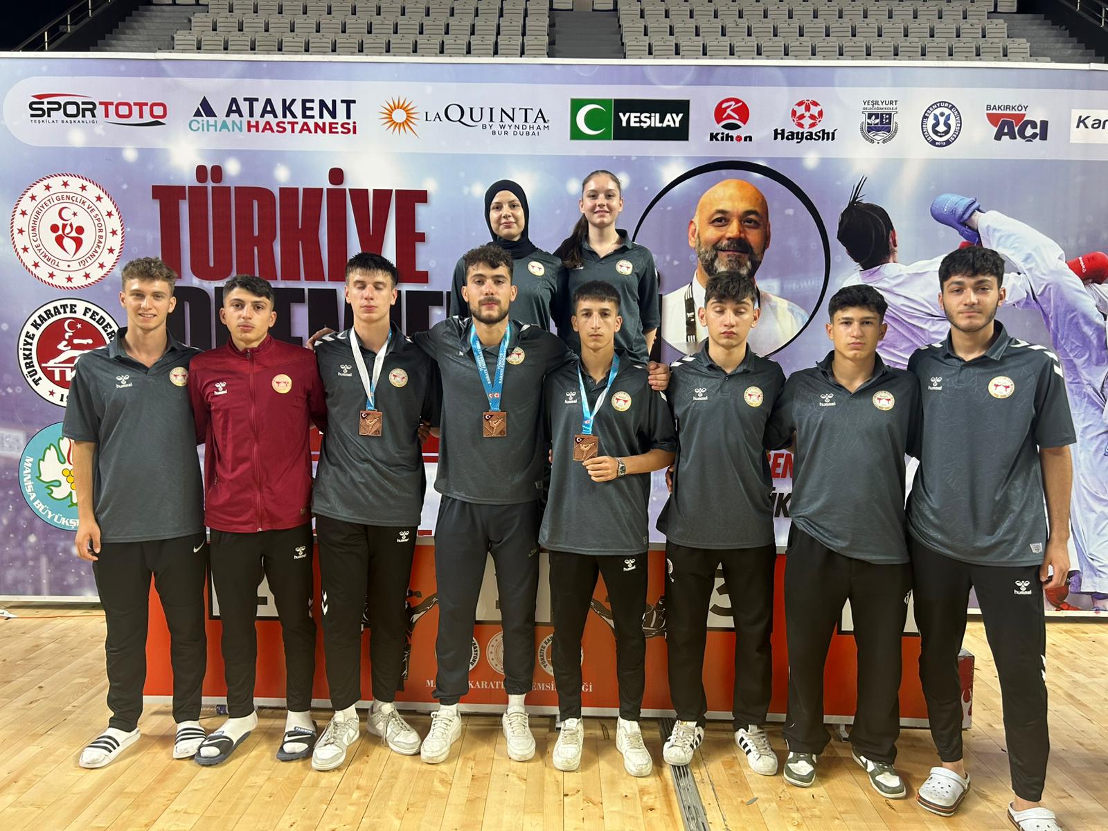 Hendekli Karatecilerden Manisa’da 4 Madalya
