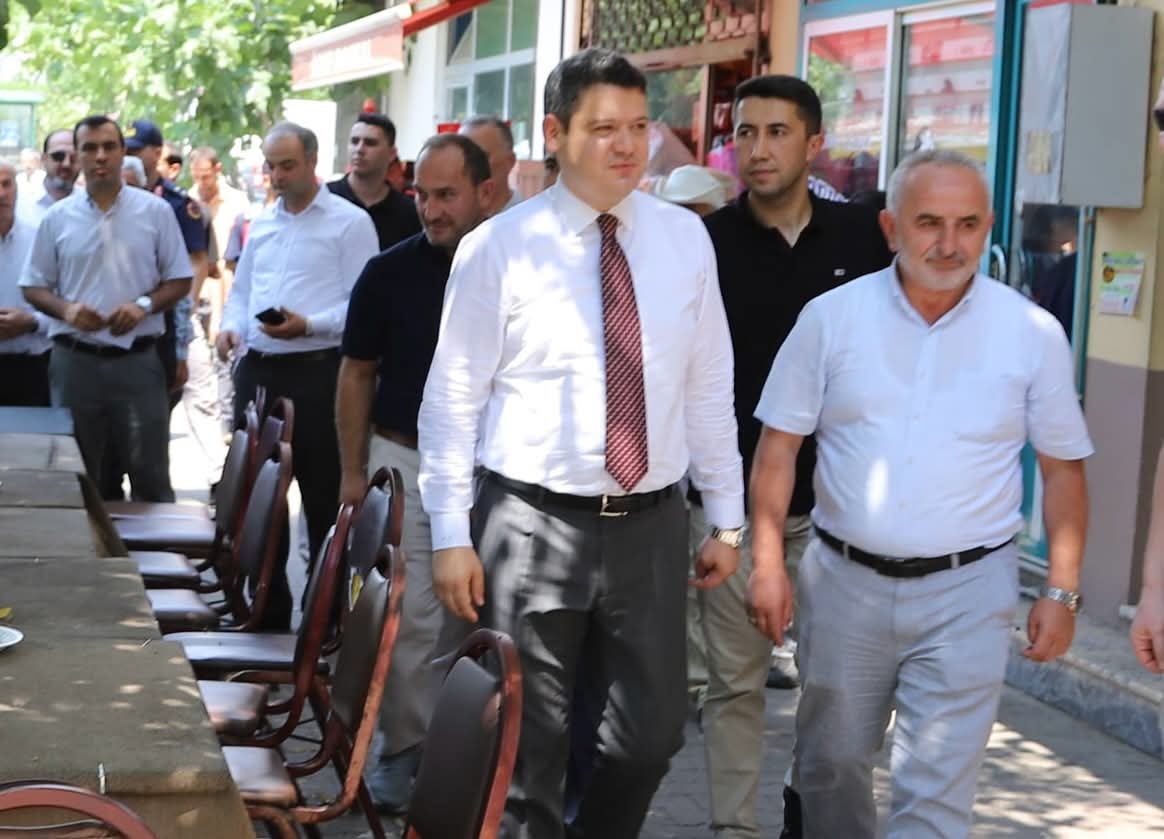 Kaymakam Gökpınar Çamlıca Mahallesi'nde vatandaşlar ile biraraya geldi