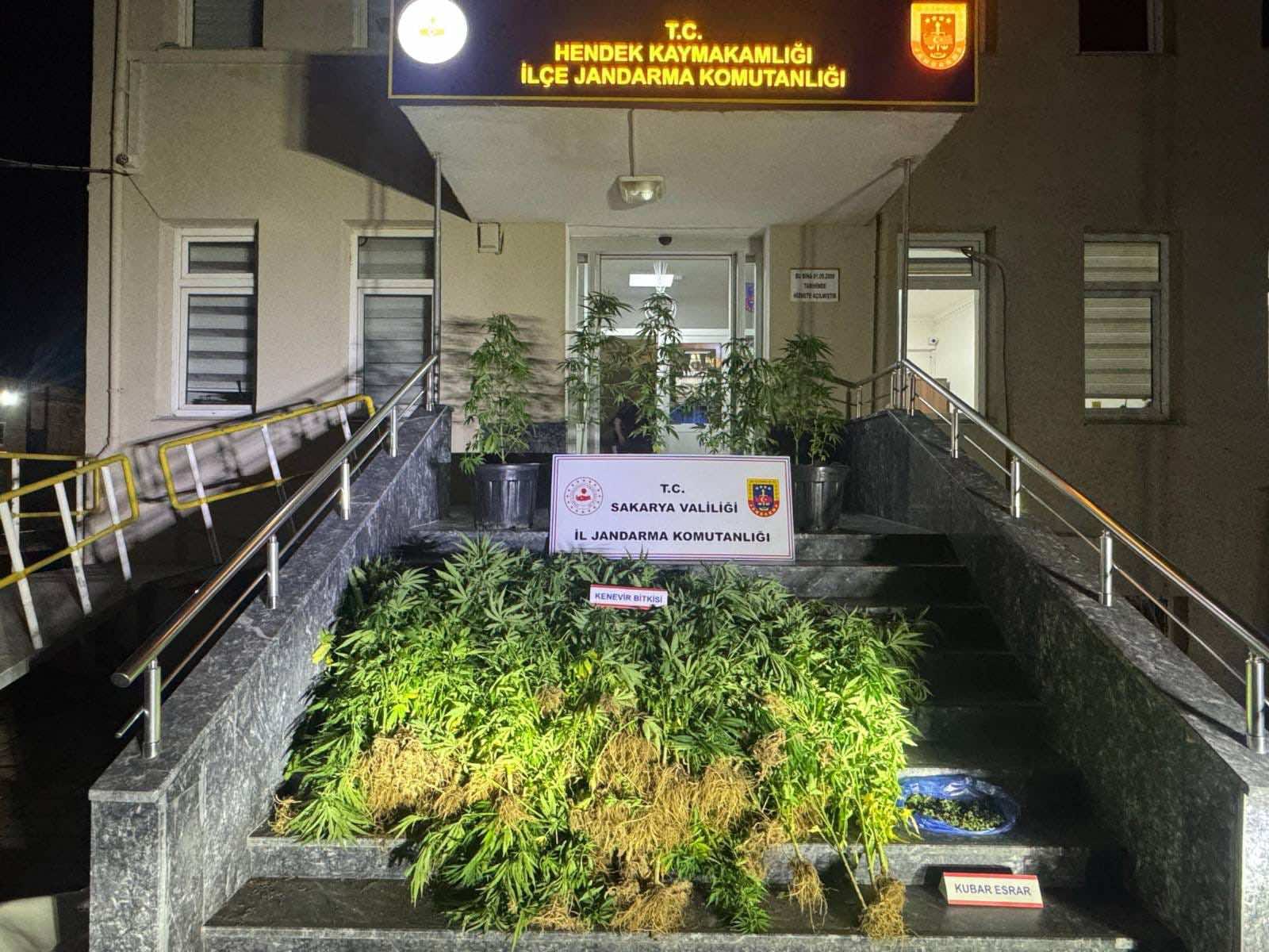 Jandarma'dan Uyuşturucuya geçit yok