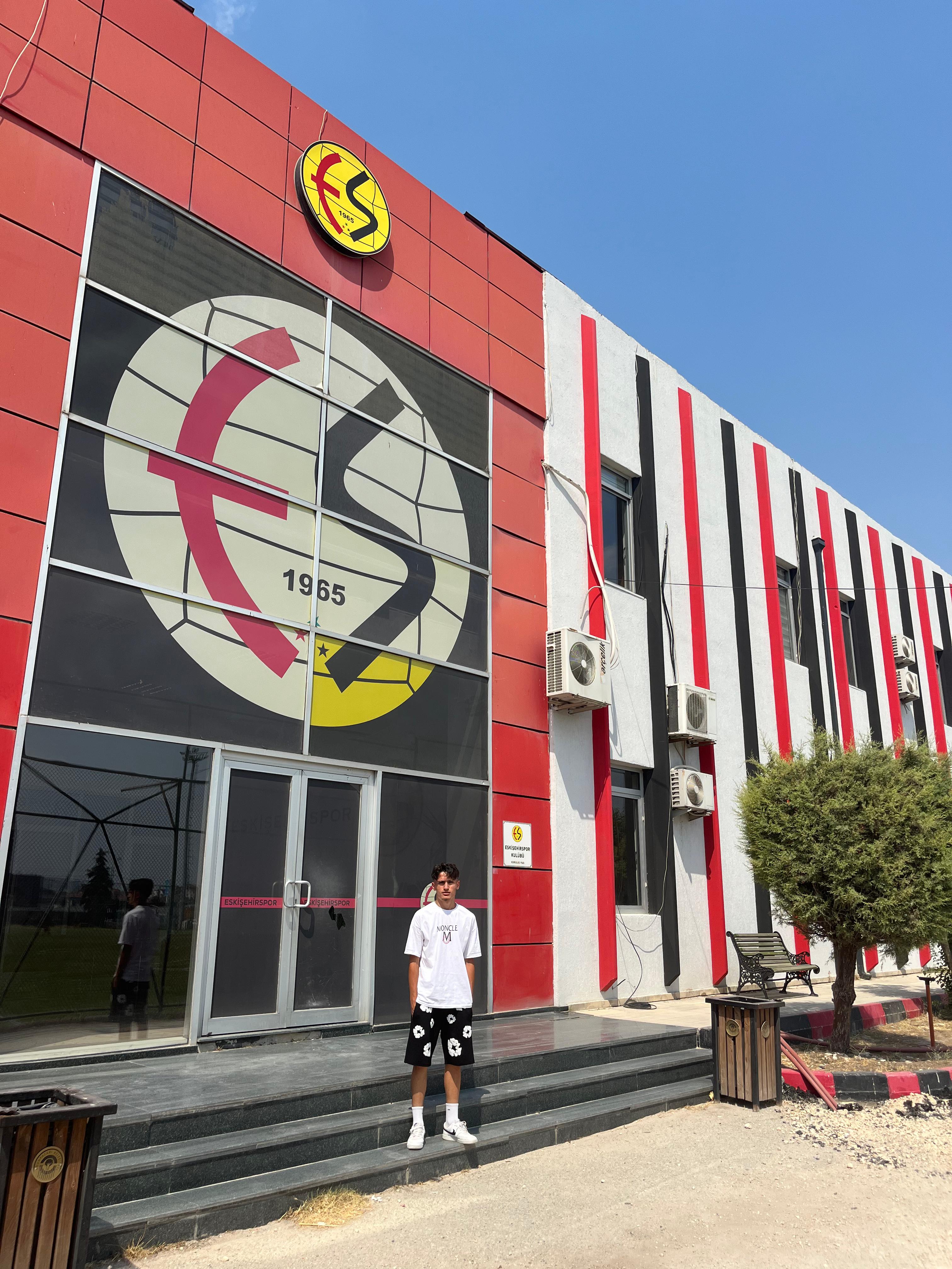 Hendekgücüspor'dan Eskişehirspor'a