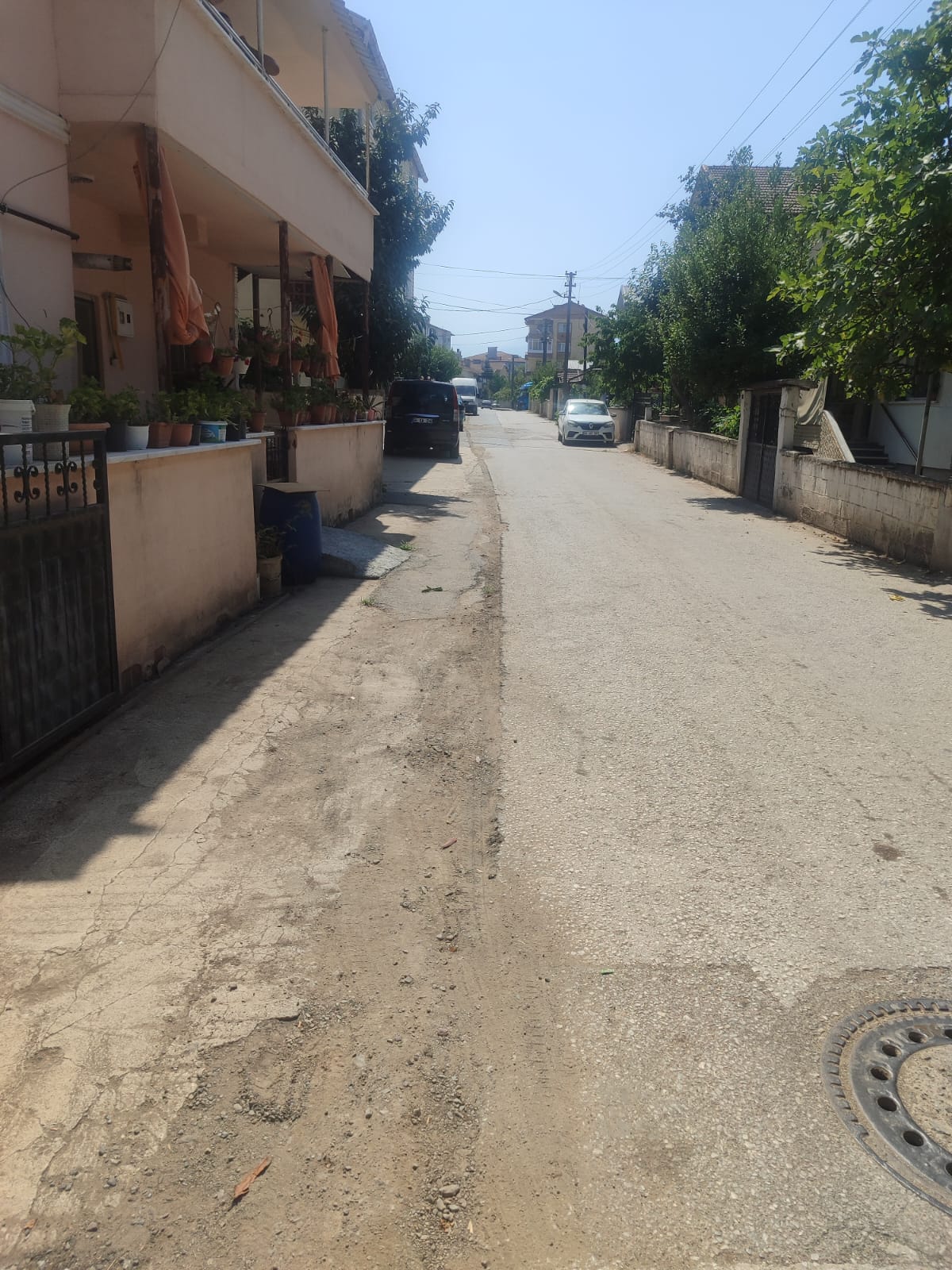YENİMAHALLE YOLLARI KÖSTEBEK YUVASI GİBİ DELİK DEŞİK