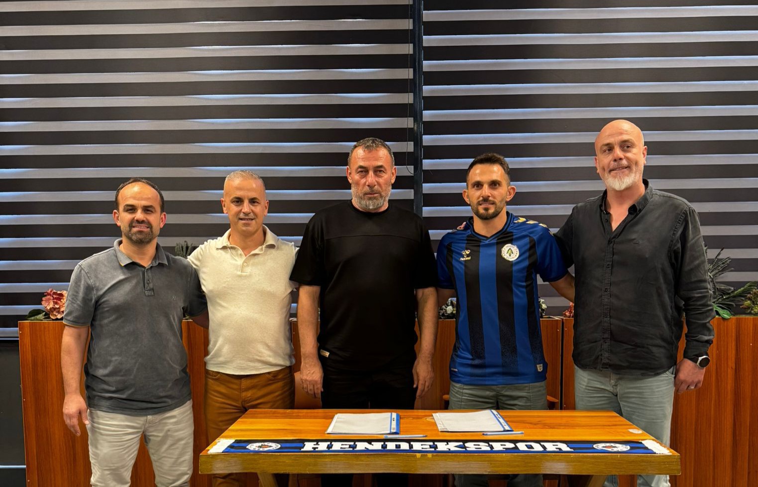 Hendekspor'da ilk imza Kaptandan