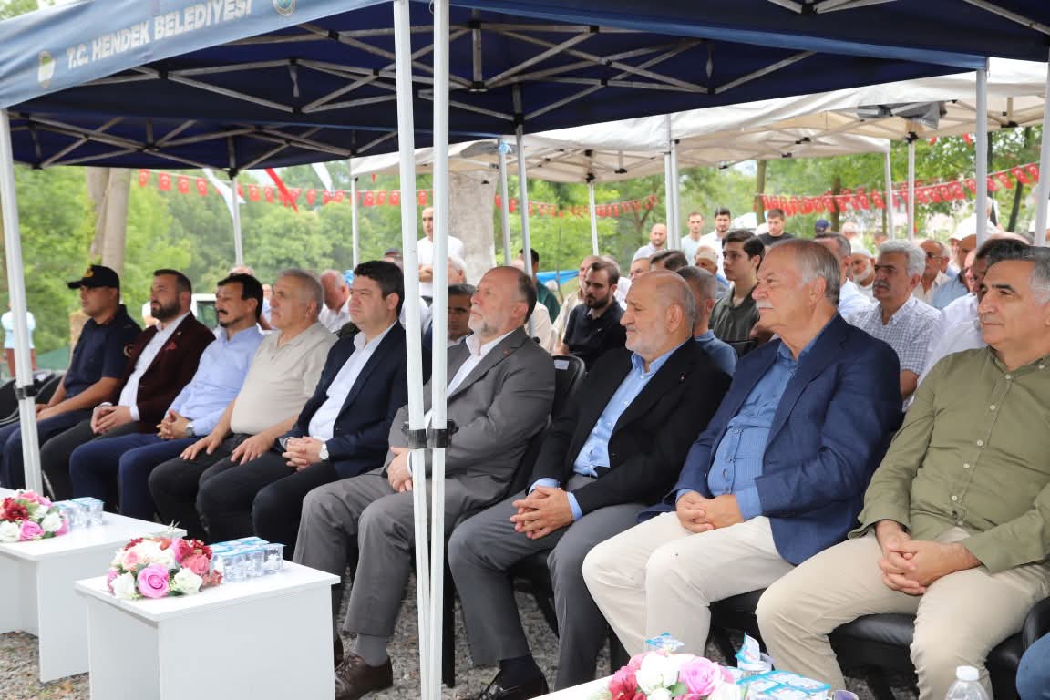 HENDEK’TE ŞEYH İZZEDDİN İSMAİL DUALARLA ANILDI