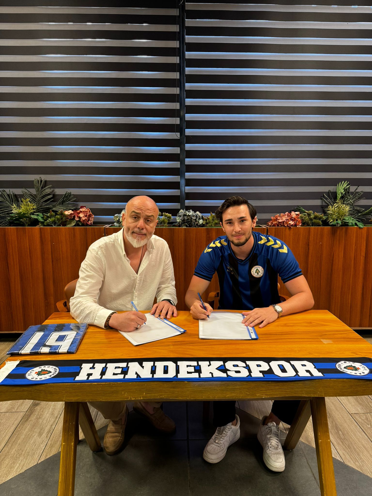 Şagar ve Çetin Hendekspor'da