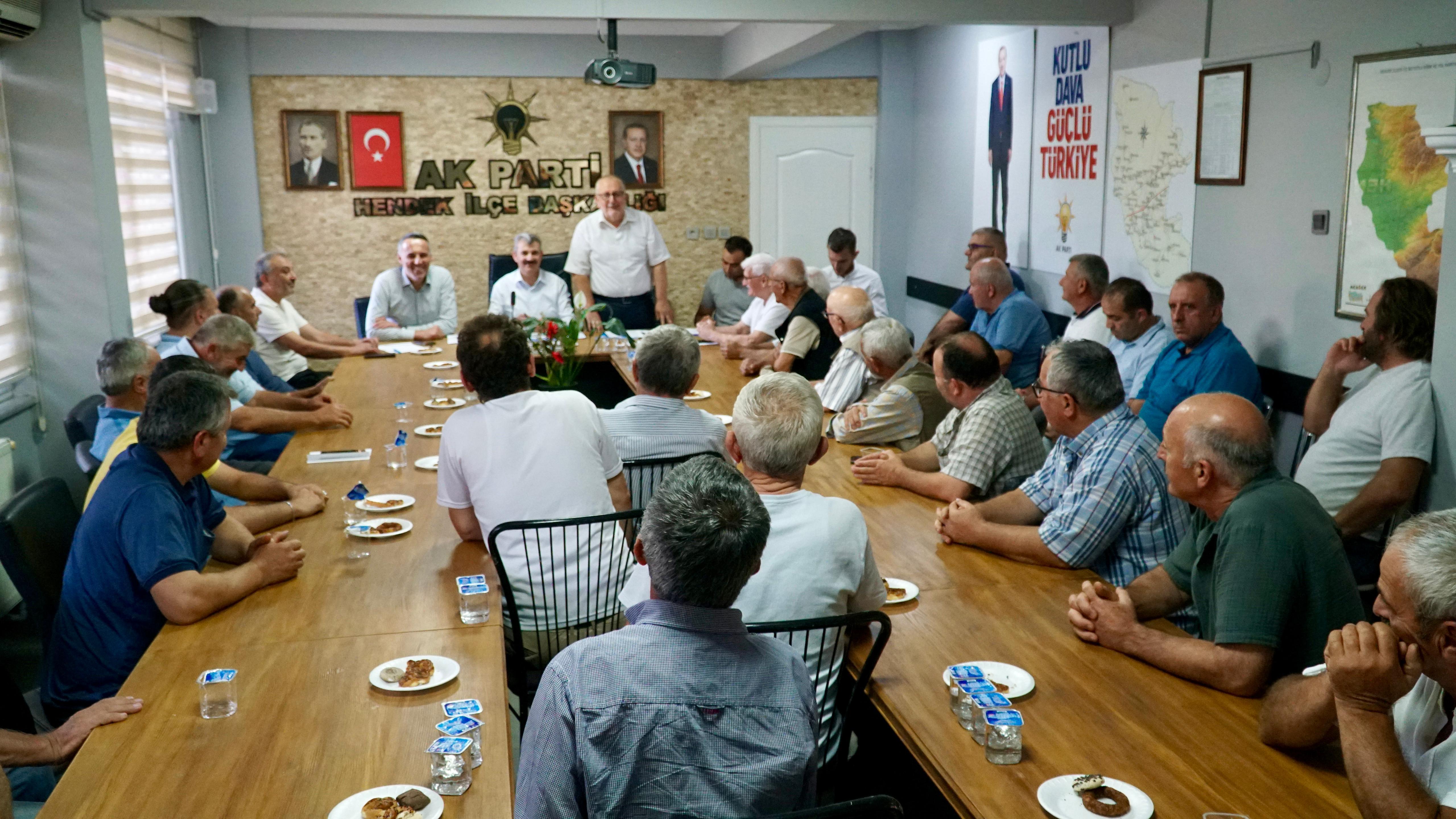 AK Parti Hendek İlçe Teşkilatından Yoğun Katılımlı Mahalle Başkanları İstişare Toplantısı