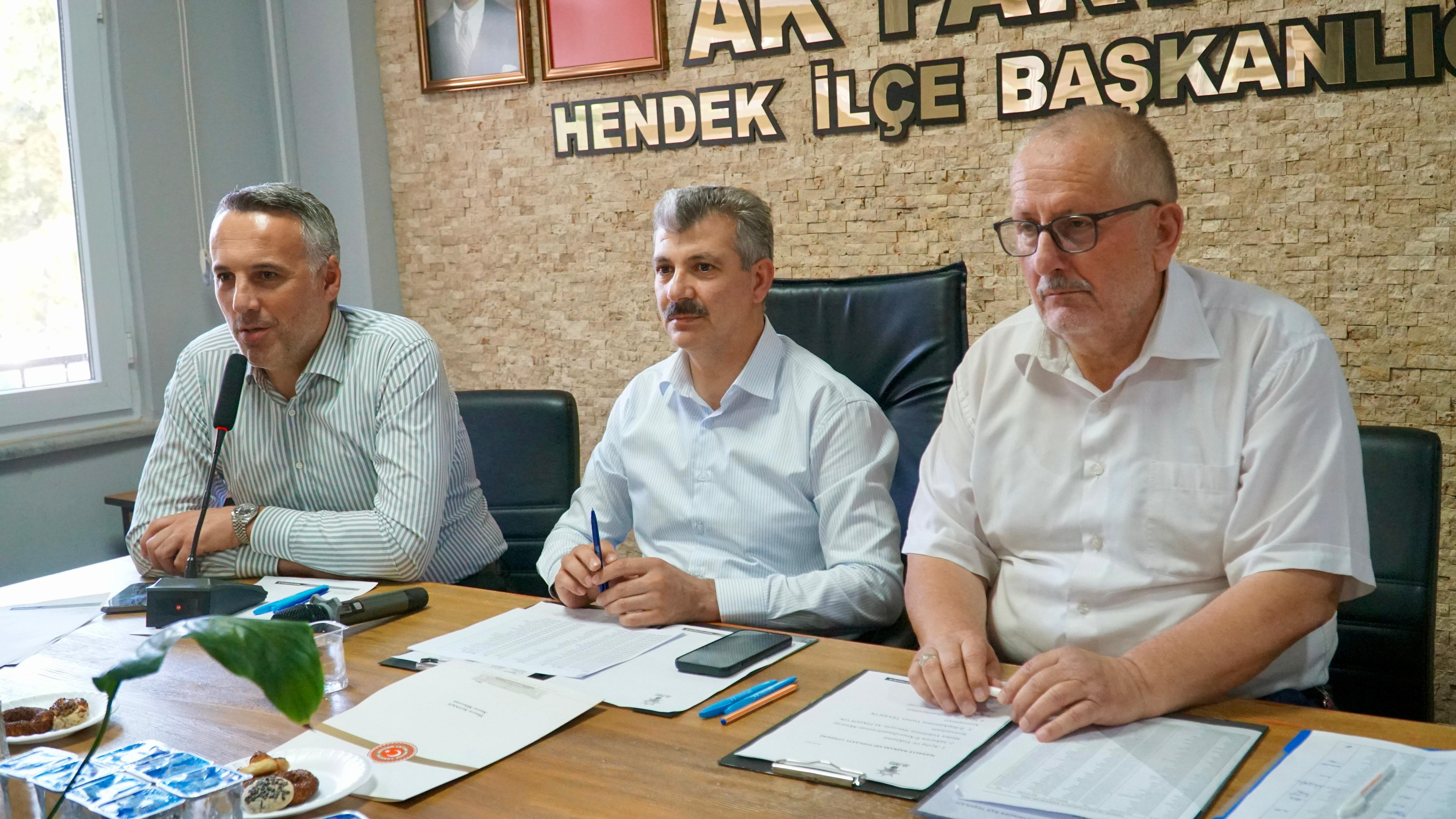 AK Parti Hendek İlçe Teşkilatından Yoğun Katılımlı Mahalle Başkanları İstişare Toplantısı