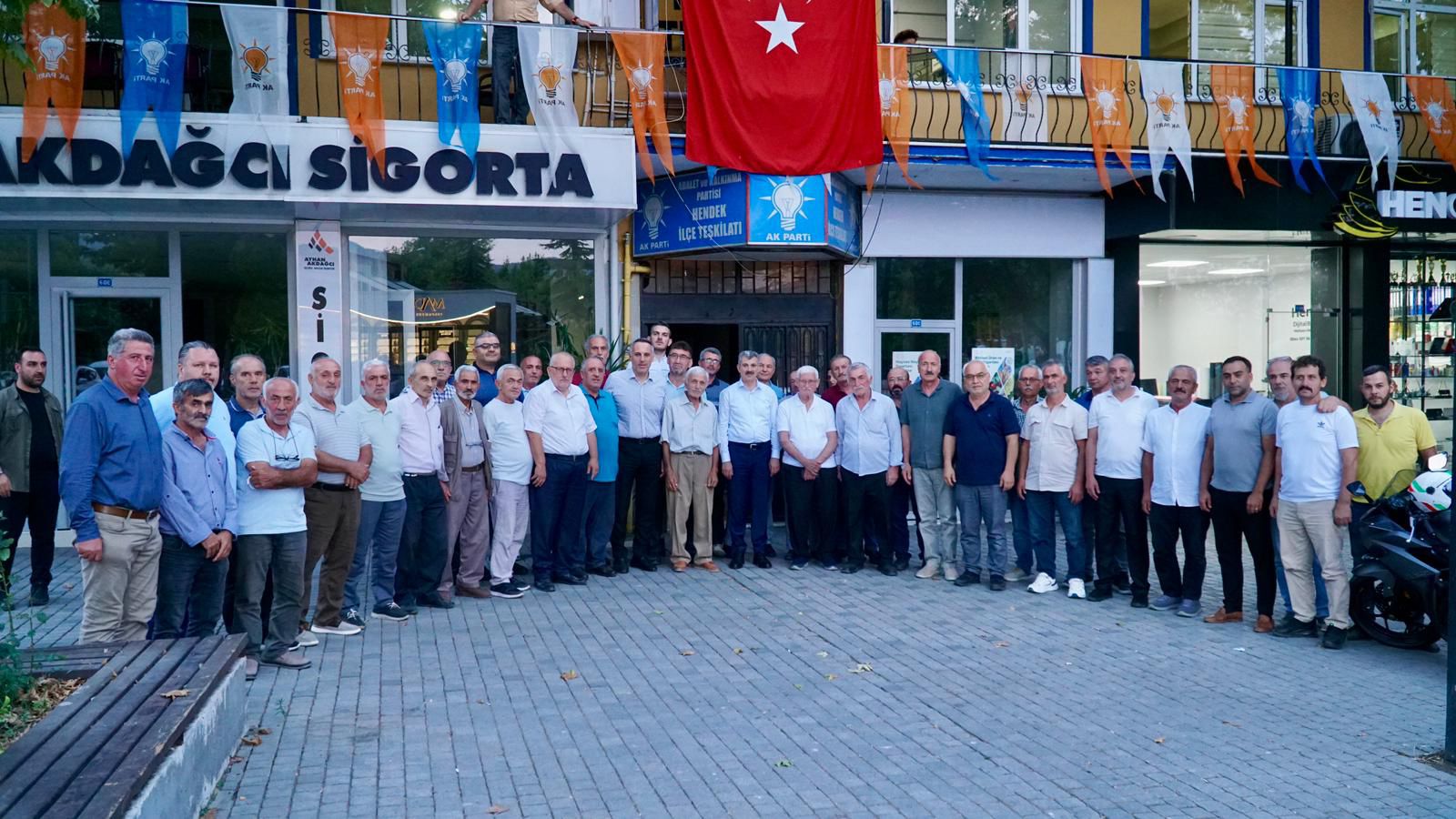 AK Parti Hendek İlçe Teşkilatından Yoğun Katılımlı Mahalle Başkanları İstişare Toplantısı