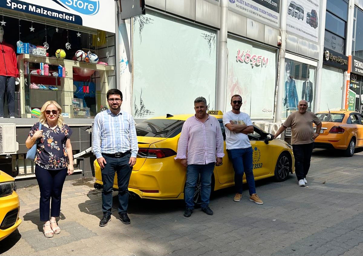 HENDEK BELDE TAKSİ ŞÖFÖRLERİNDEN, SAĞLIKLI YAŞAM BİLGİSİ PAYLAŞTIKÇA ÇOĞALIR