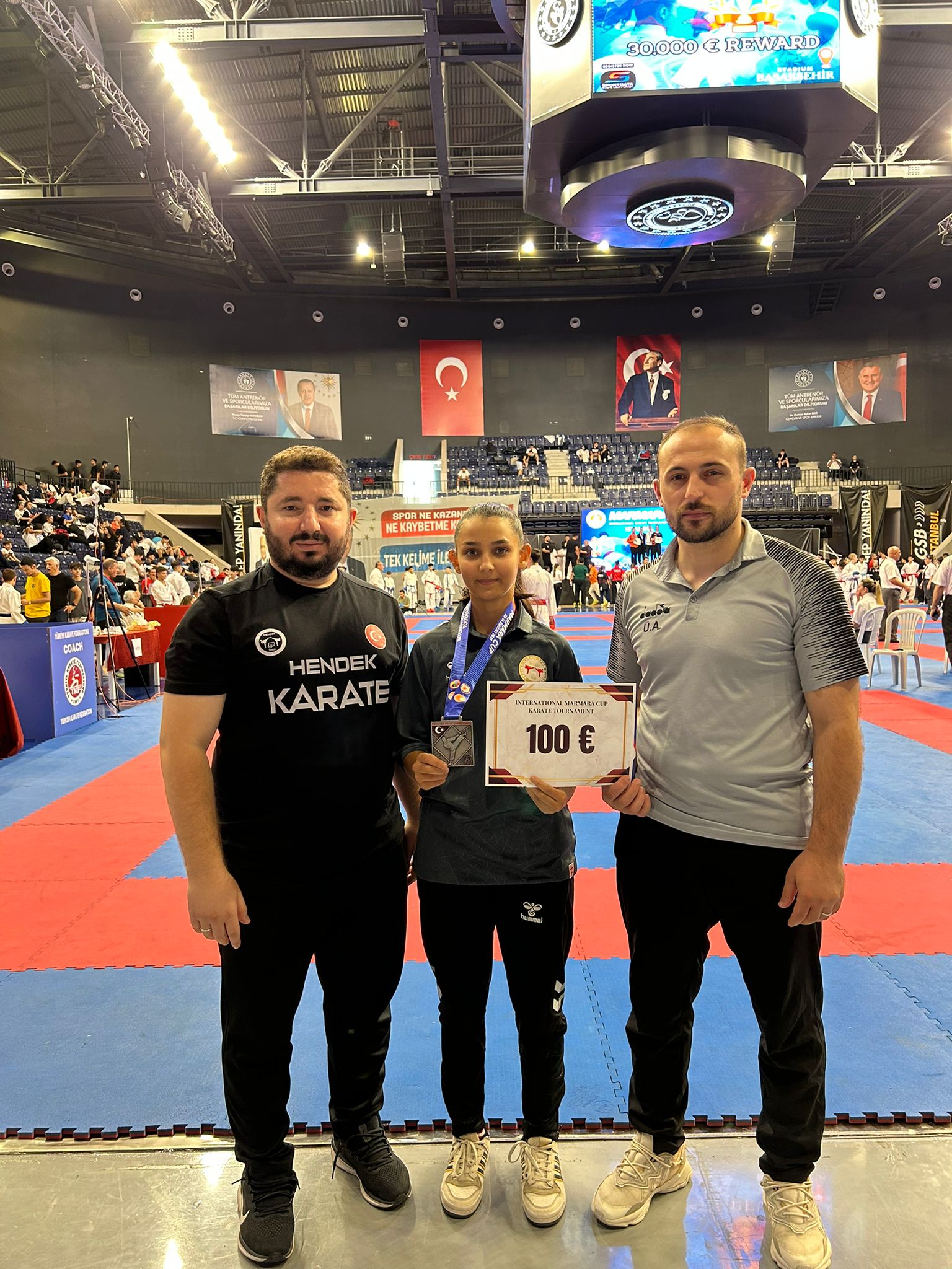 Hendek Karate Madalyalar ile döndü