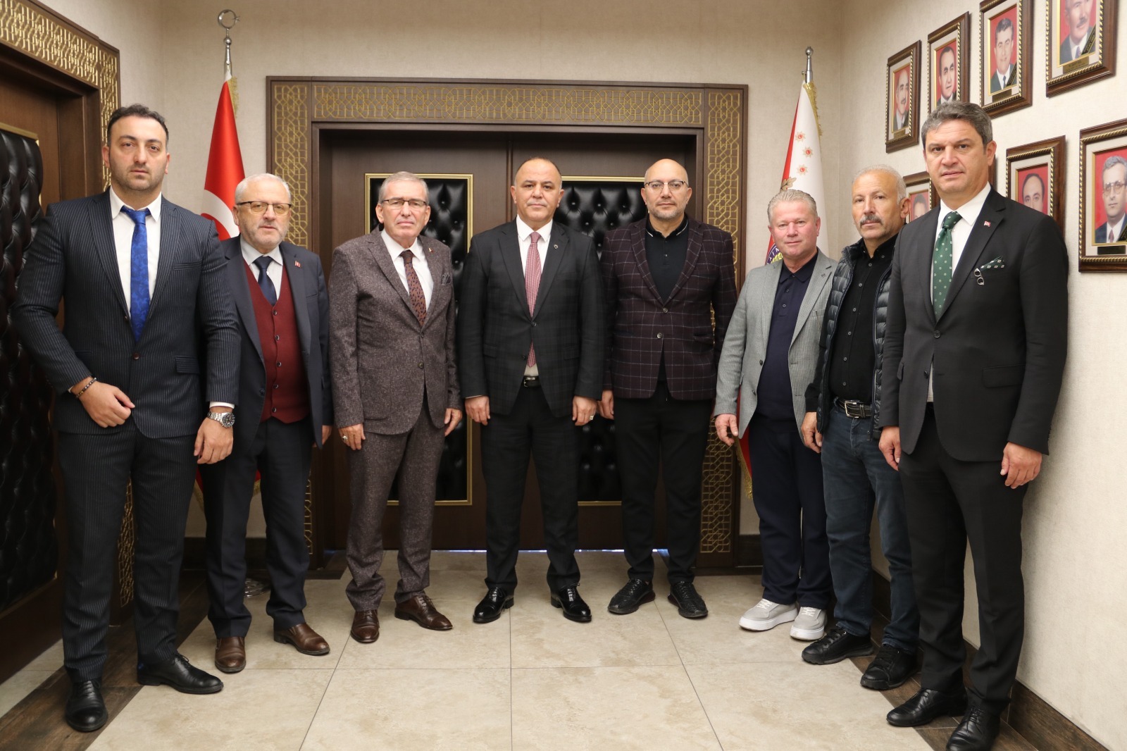 BAŞKAN BAHADIR HIZ KESMİYOR