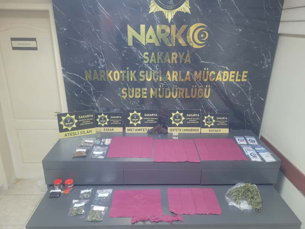 3 ilçede geniş çaplı operasyon, Çok sayıda uyuşturucu madde ele geçirildi