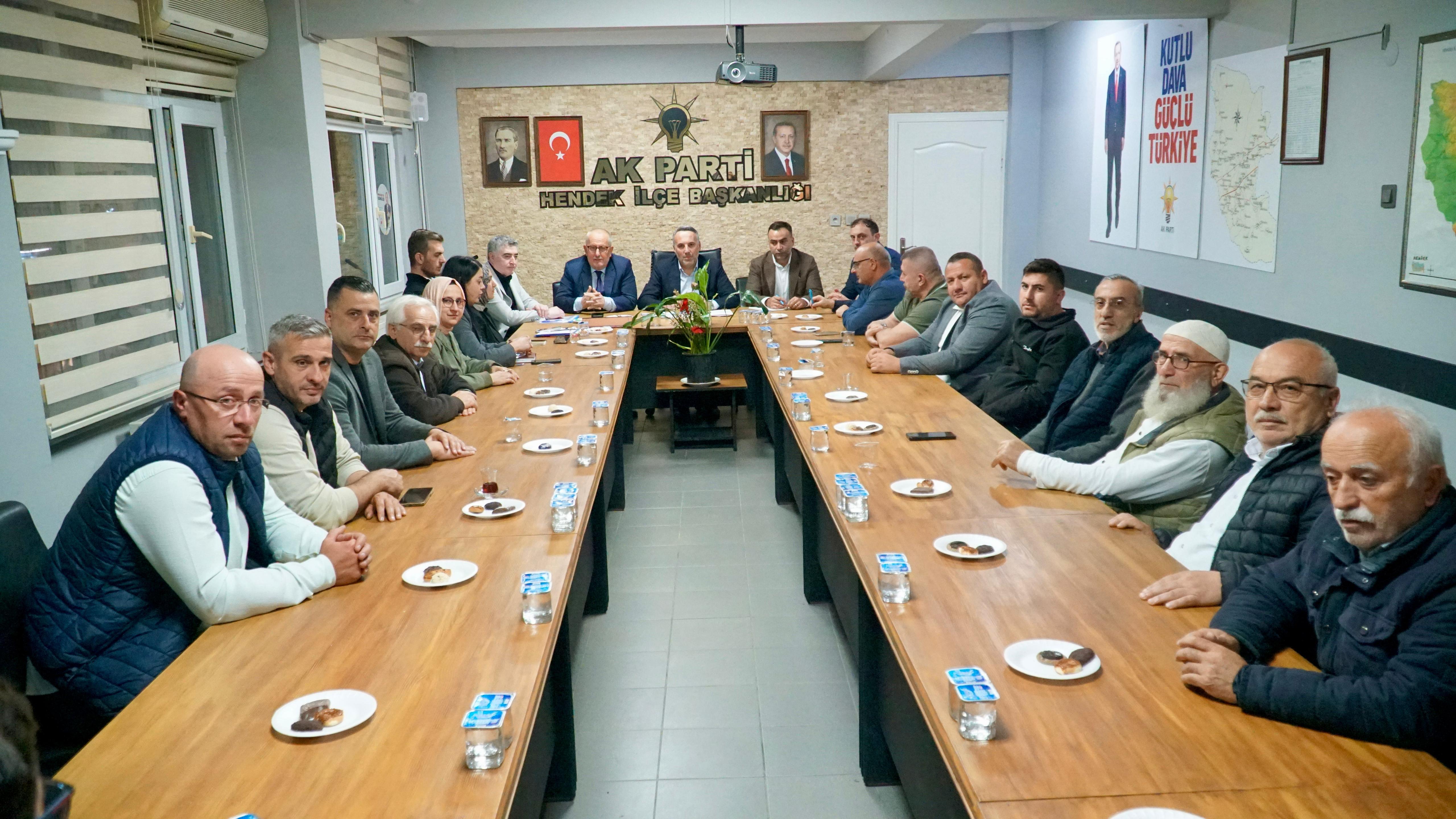 Tever İlçe Teşkilatını ziyaret etti