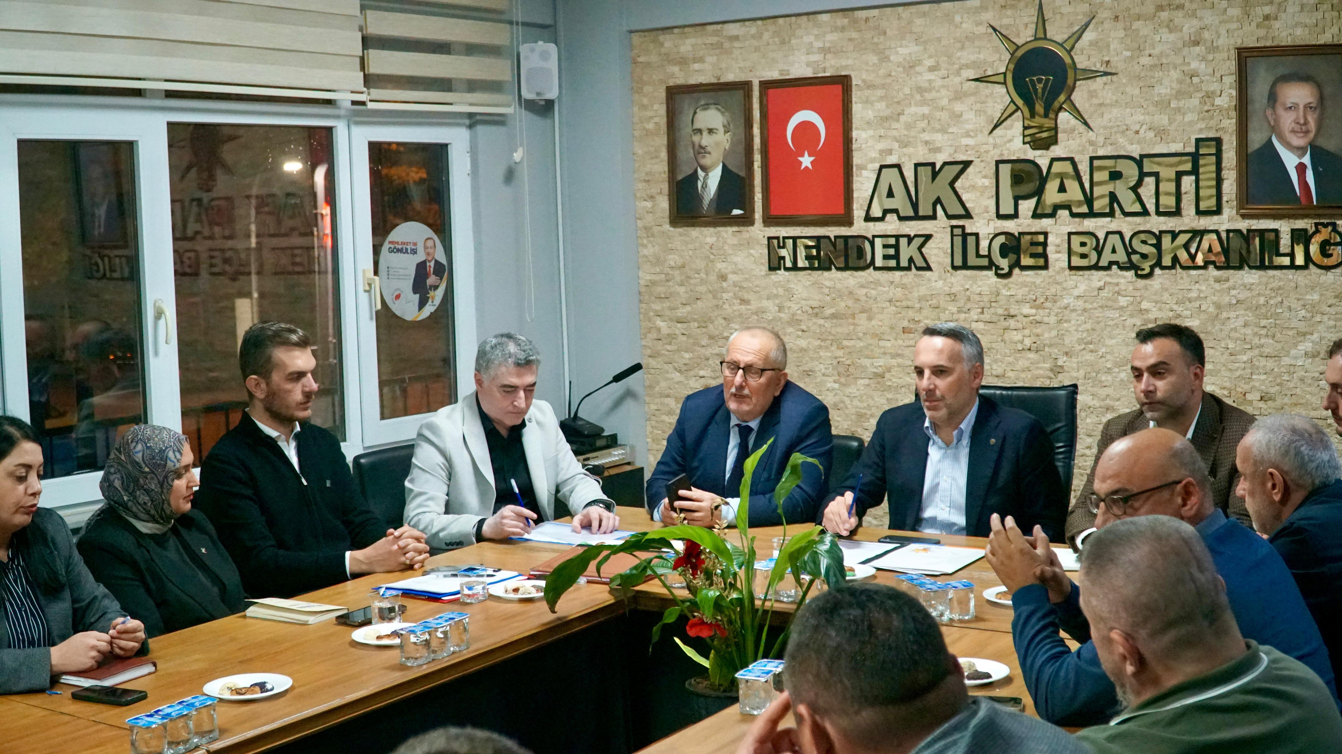 Tever İlçe Teşkilatını ziyaret etti