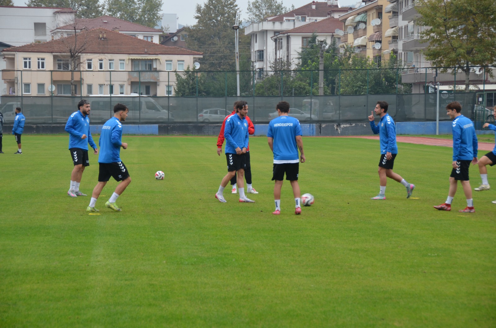 Hendekspor'da Karamürselspor Maçı Hazırlıkları Sürüyor
