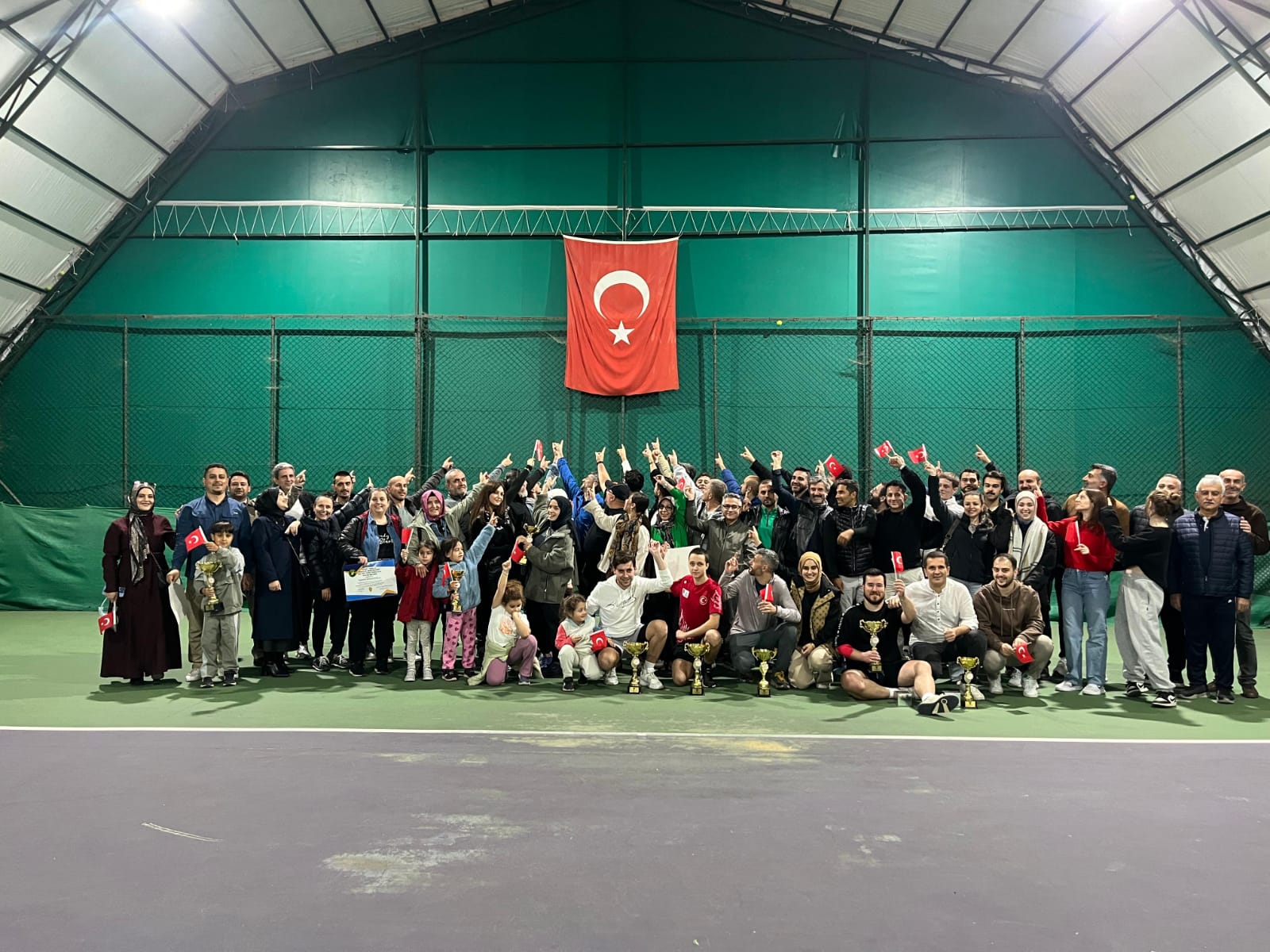Hendek Denef Tenis Kulübü’nde Cumhuriyet Bayramı Coşkusu Kortlara Taşındı