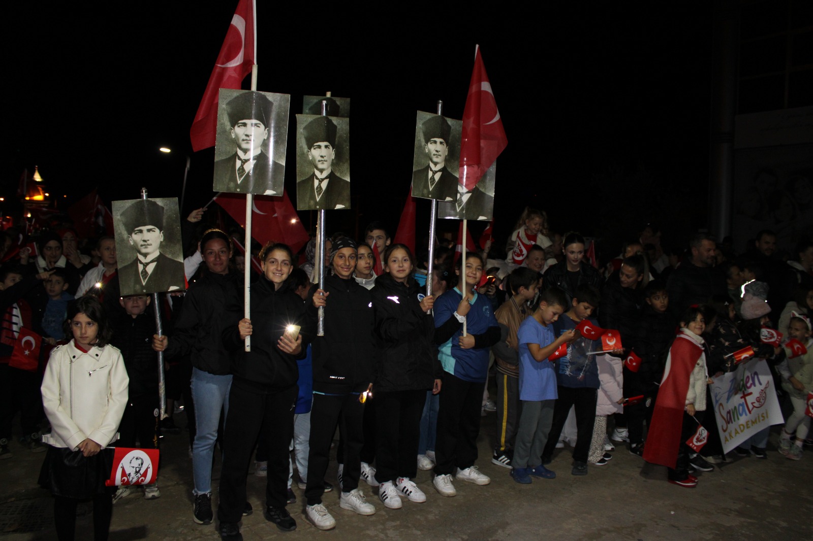 Hayat Arama Kurtarma’dan Cumhuriyet Yürüyüşü