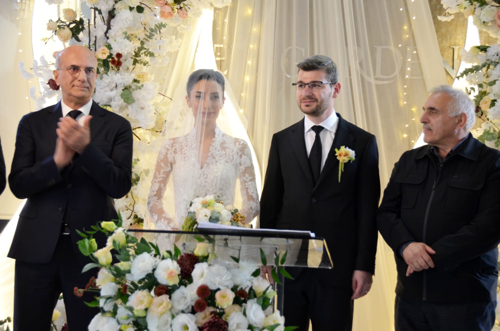 Siyasetin Kalbi bu düğünde attı