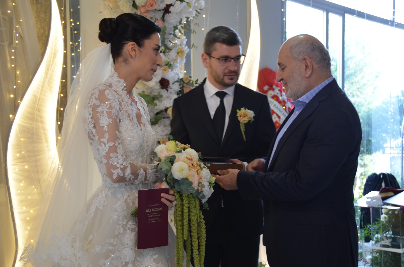 Siyasetin Kalbi bu düğünde attı